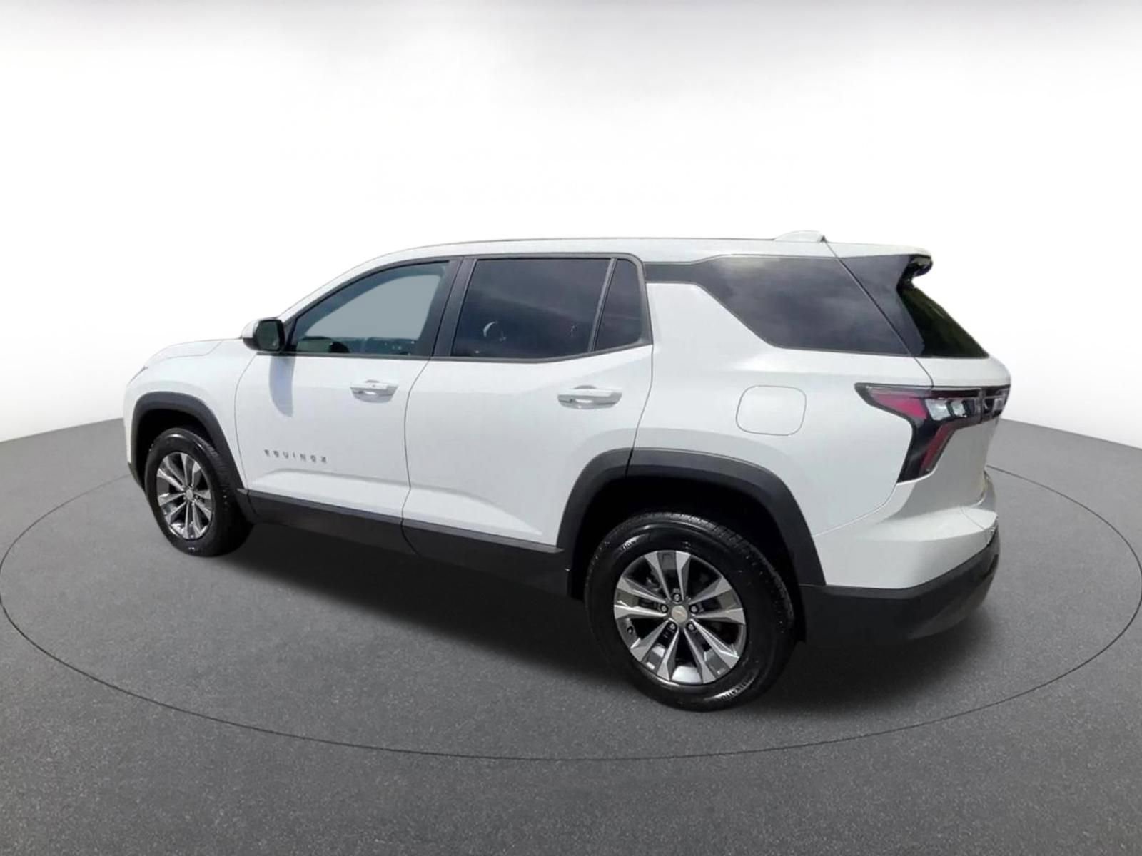 Thumbnail: 2025 Chevrolet Equinox - 10