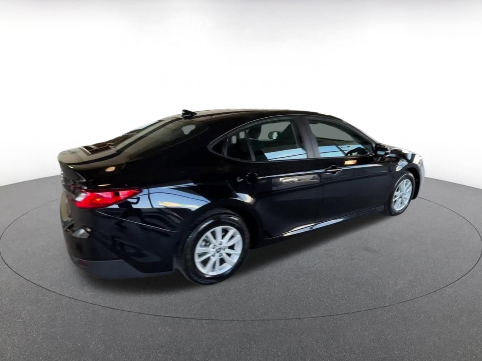 Thumbnail: 2025 Toyota Camry - 15