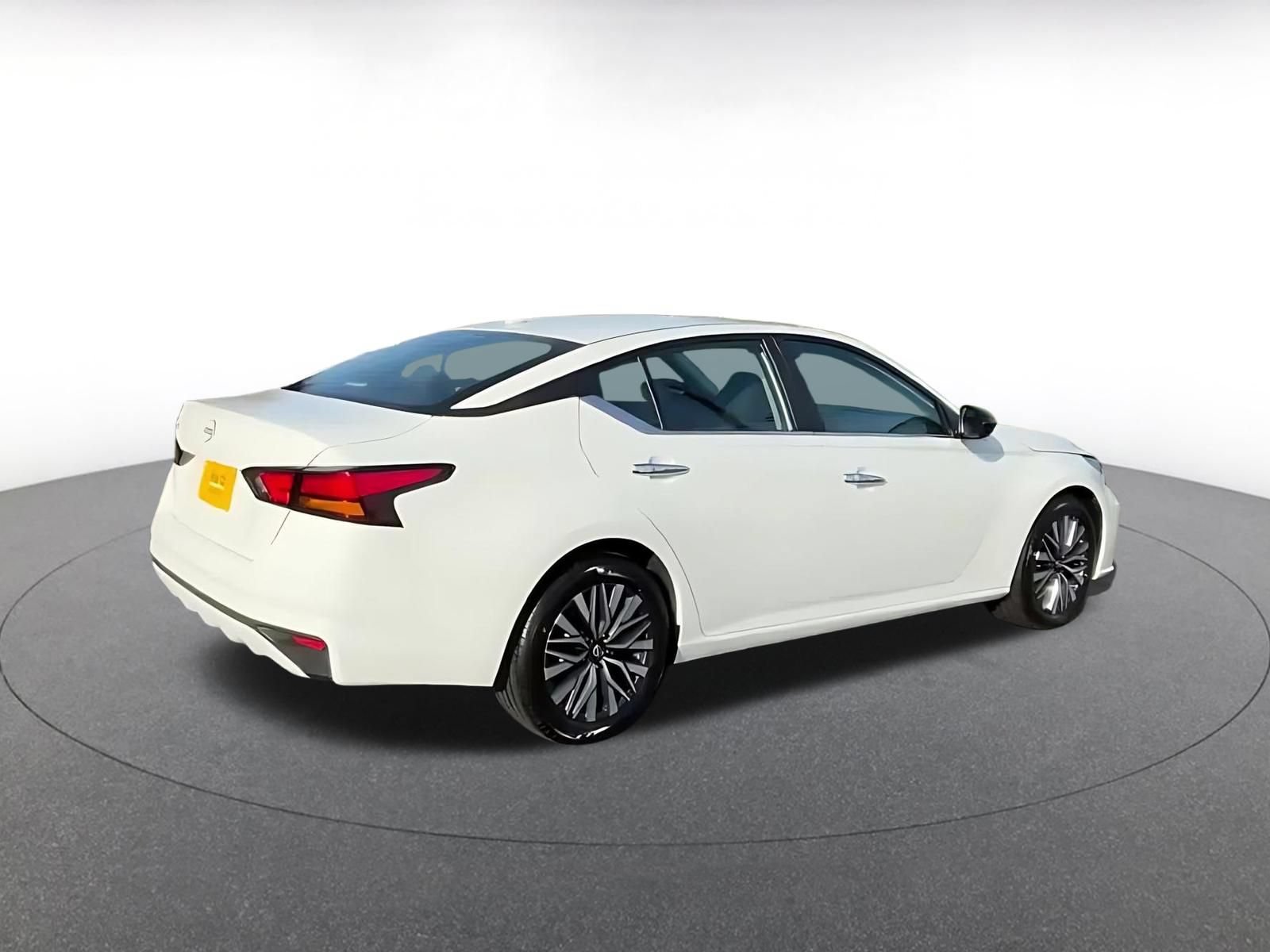 Thumbnail: 2025 Nissan Altima - 15