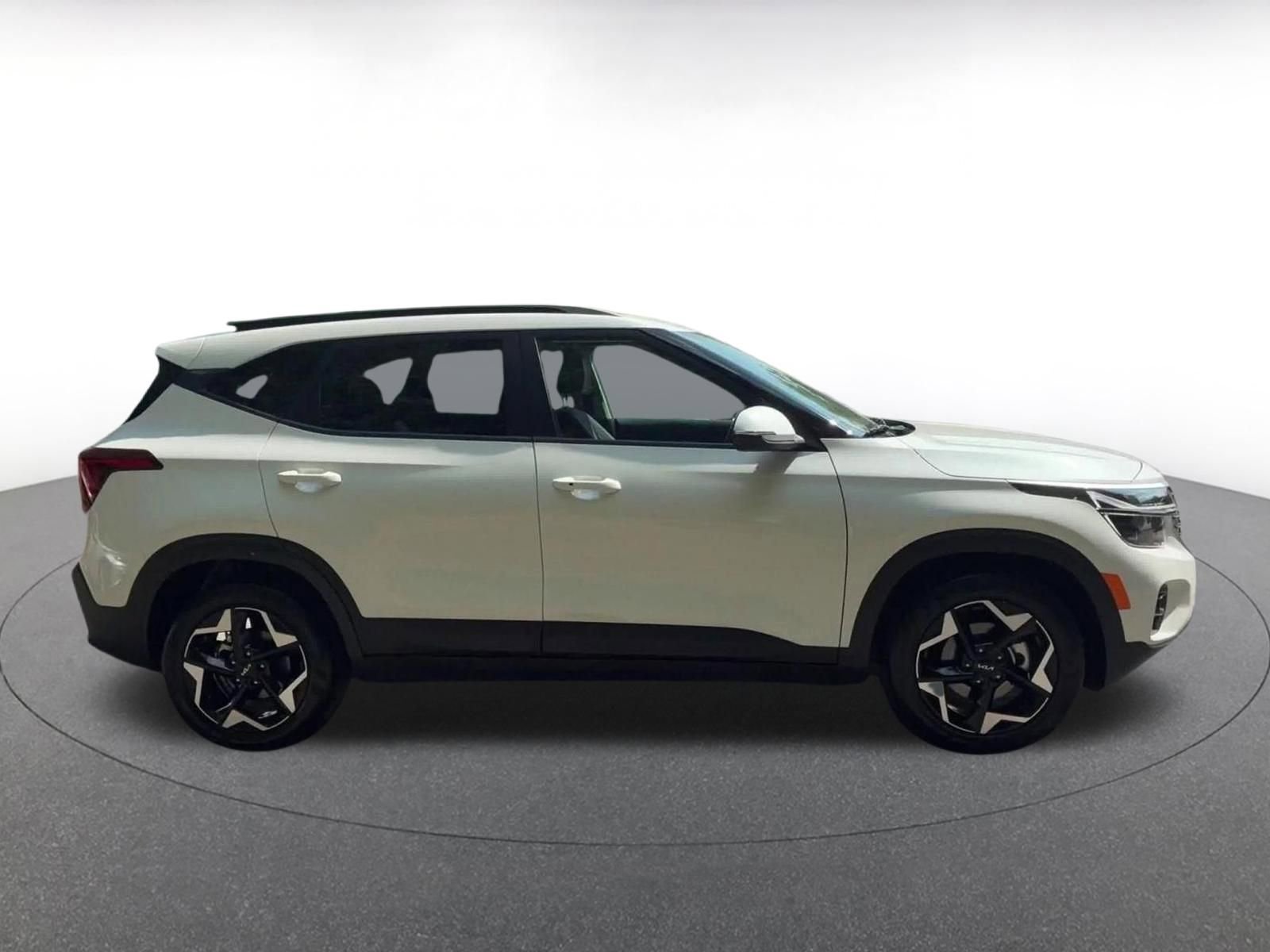 Thumbnail: 2025 Kia Seltos - 17