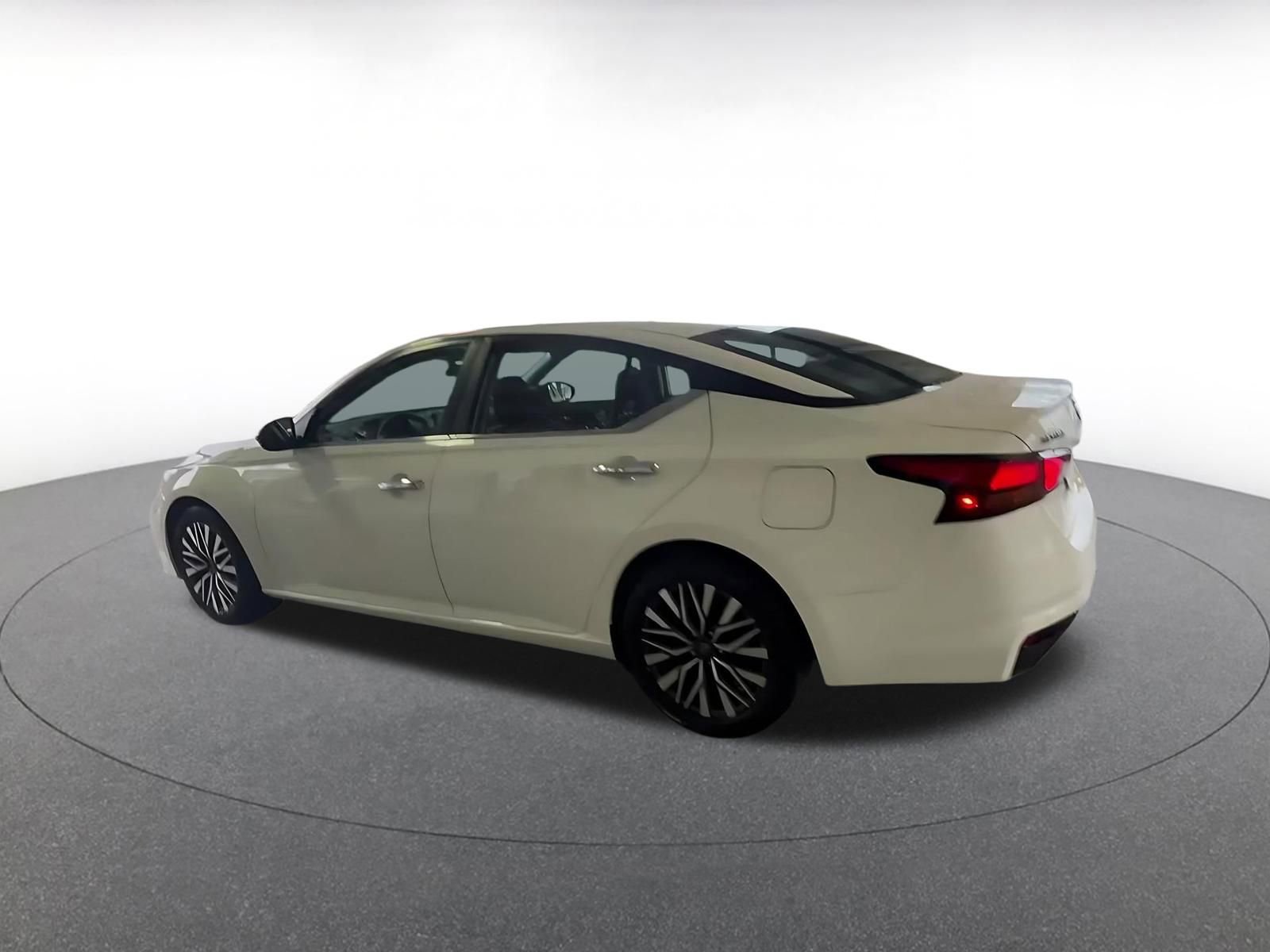 Thumbnail: 2025 Nissan Altima - 15