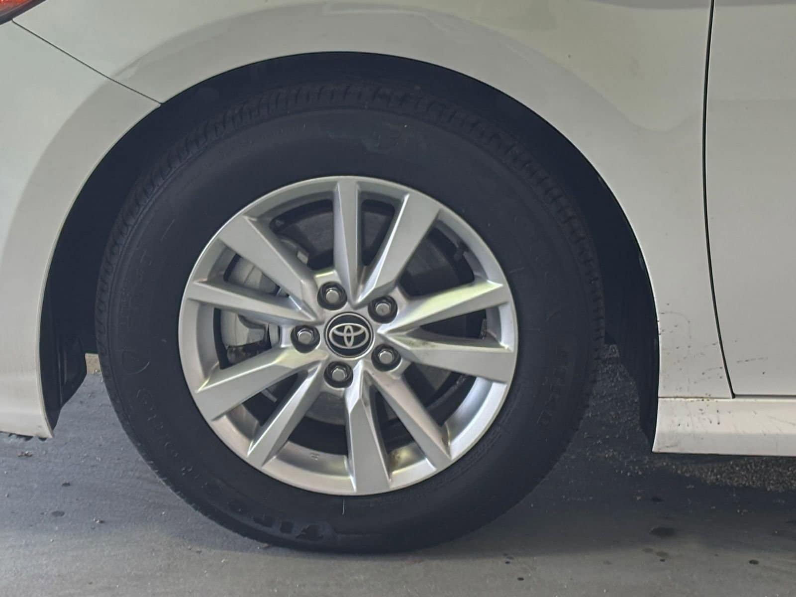 Thumbnail: 2025 Toyota Camry - 32