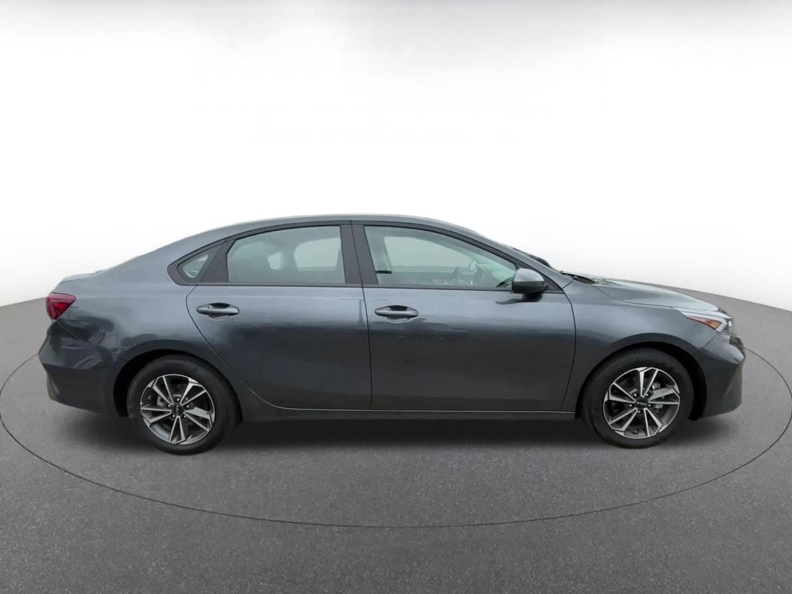2024 Kia Forte LXS 16