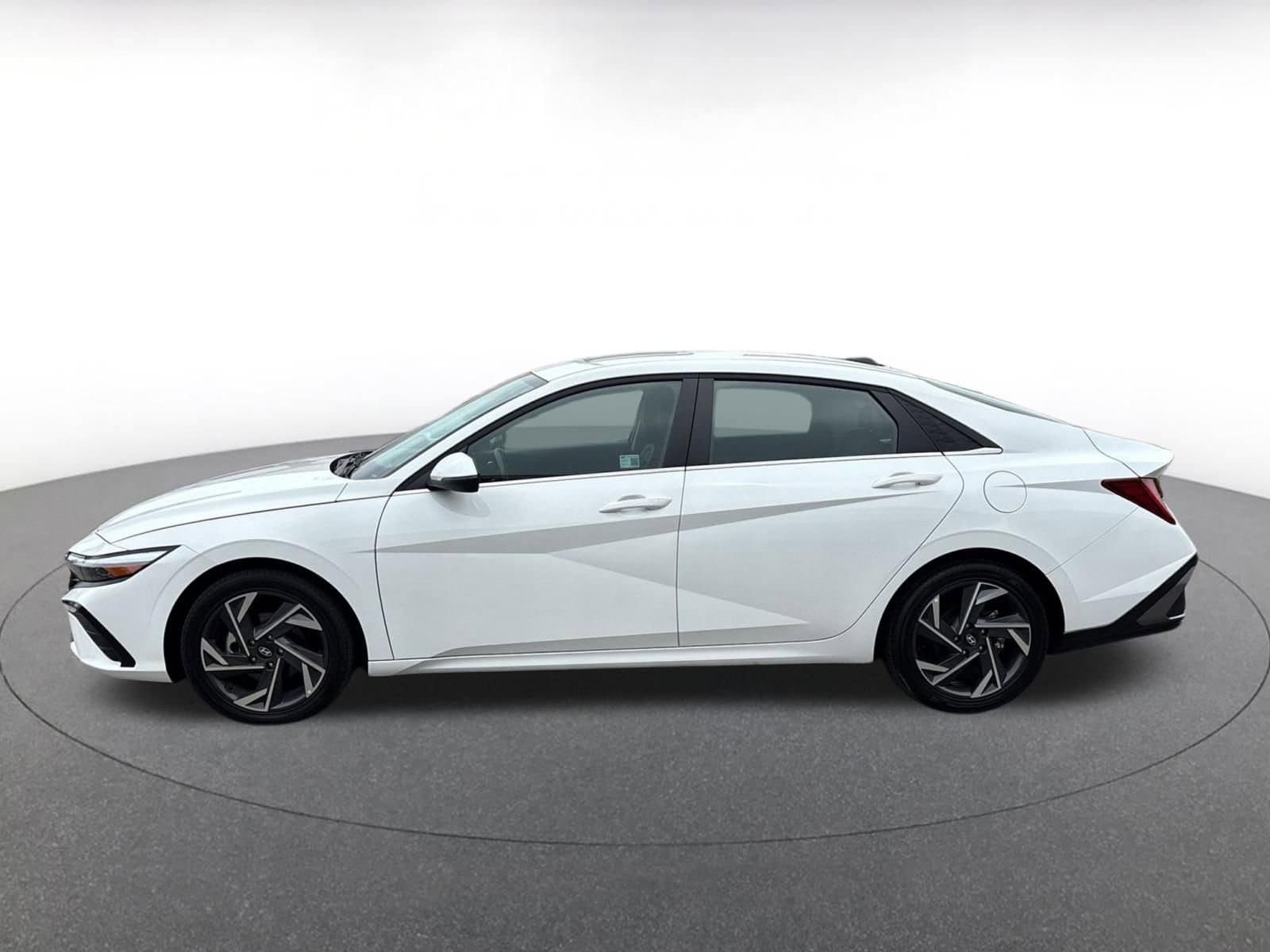 Thumbnail: 2025 Hyundai Elantra - 8