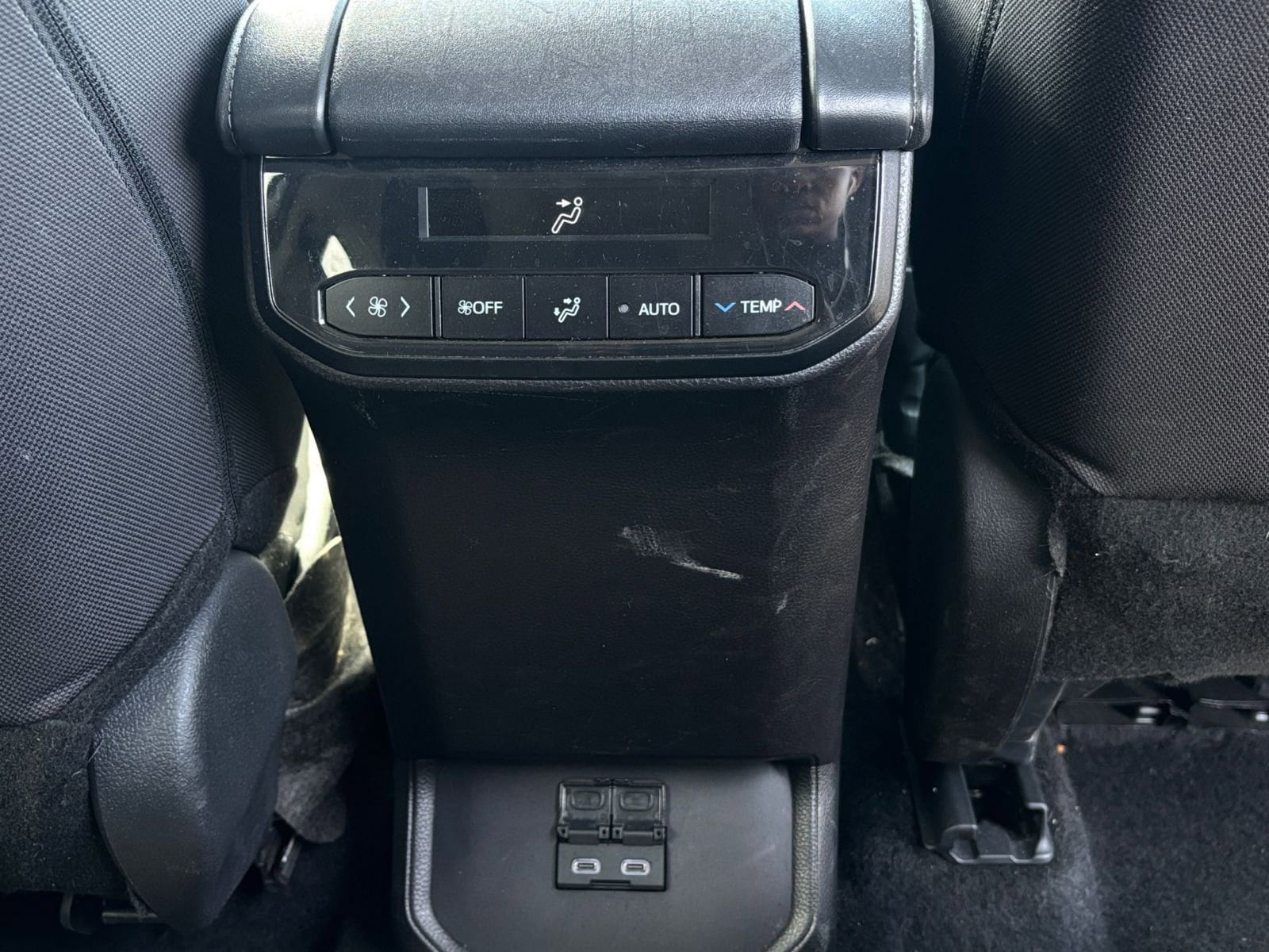 Thumbnail: 2025 Toyota Highlander - 25