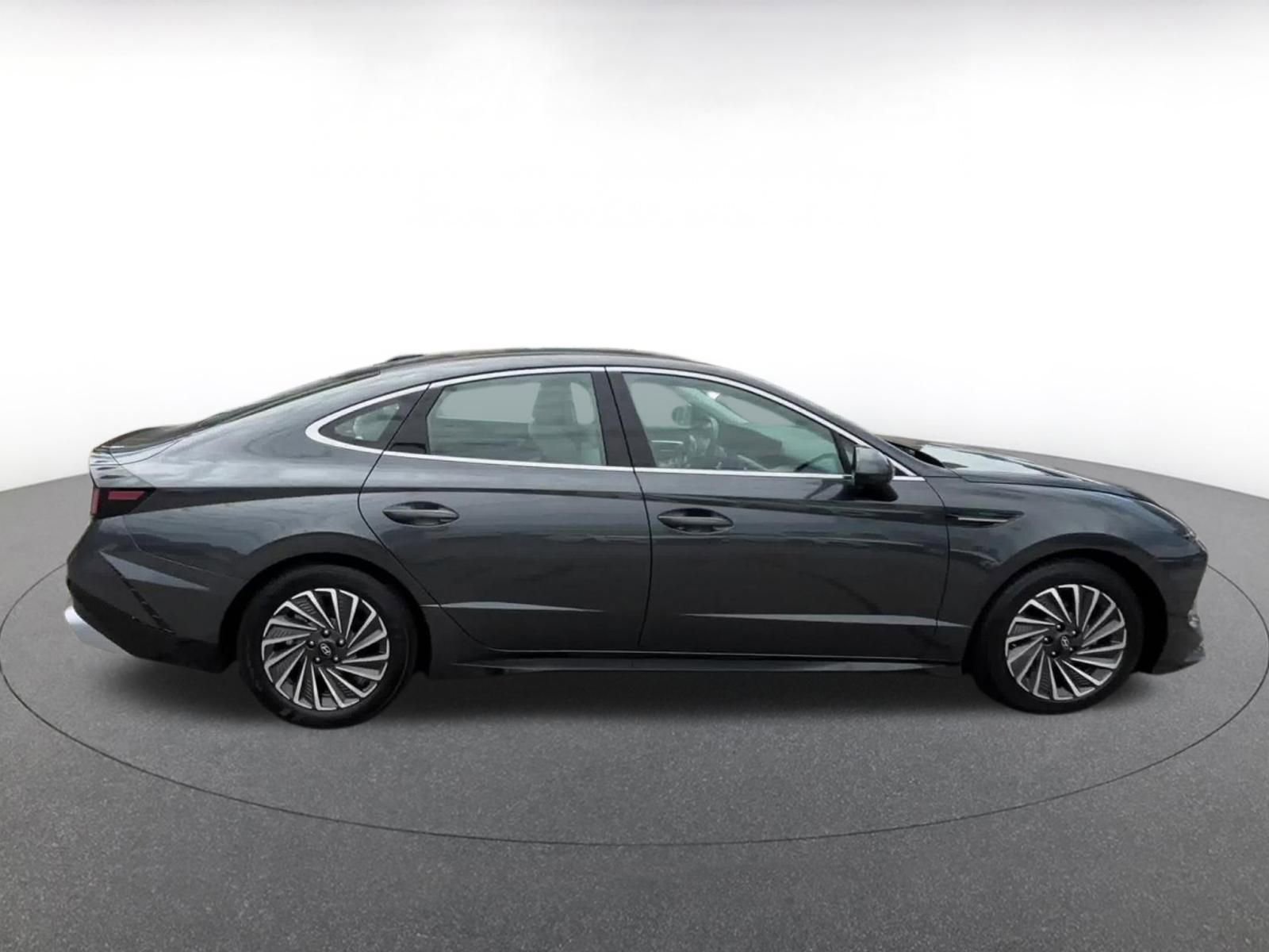 Thumbnail: 2025 Hyundai Sonata - 17