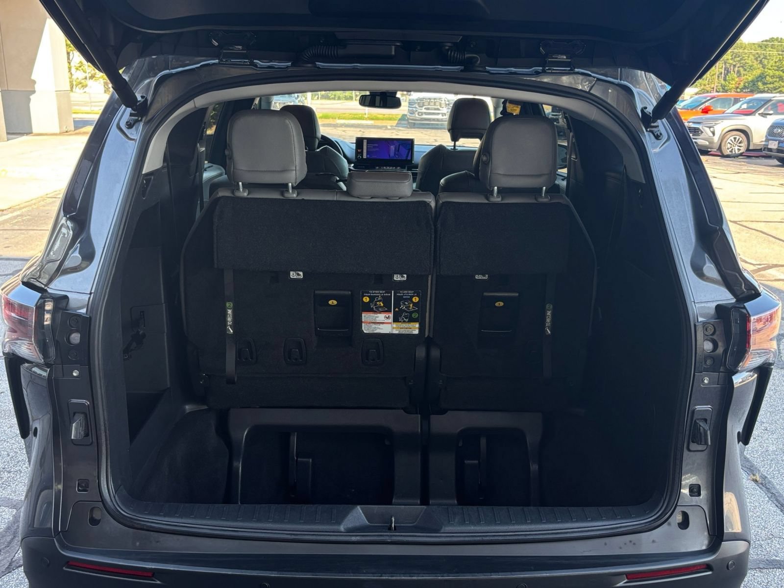Thumbnail: 2025 Toyota Sienna - 35