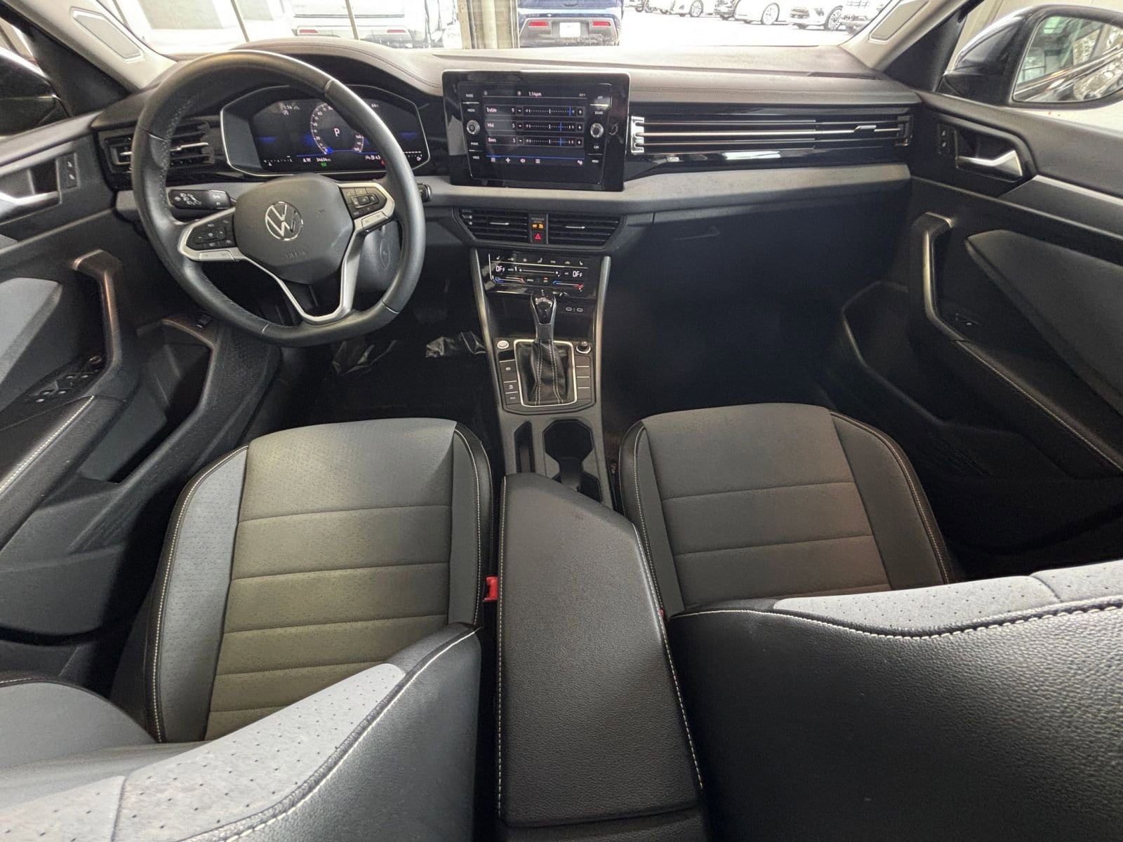 Thumbnail: 2025 Volkswagen Jetta - 34