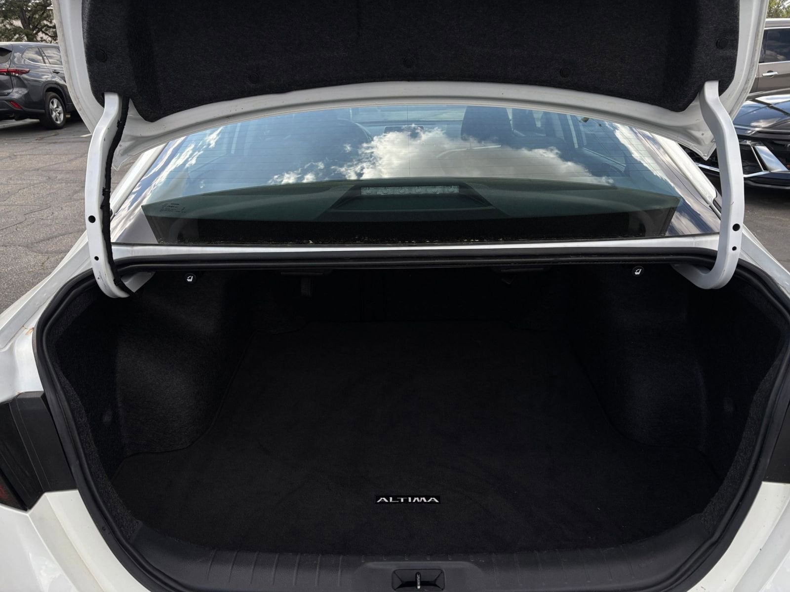 Thumbnail: 2025 Nissan Altima - 31