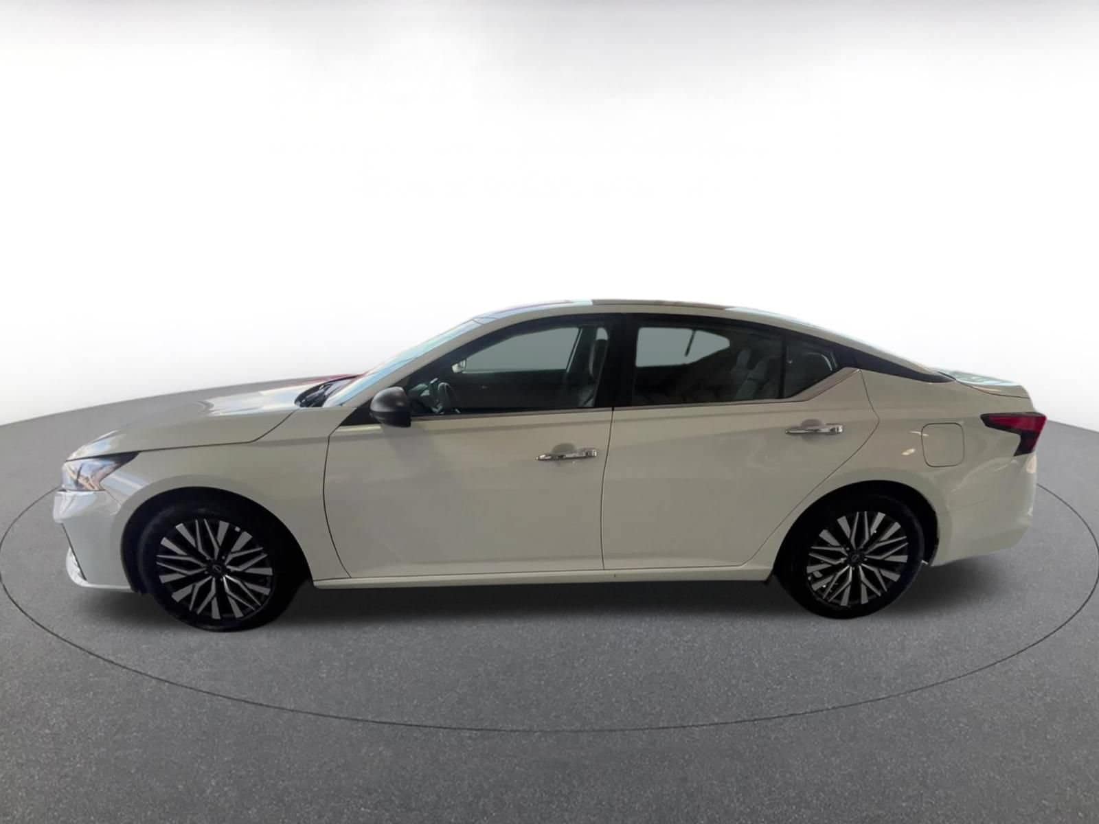 Thumbnail: 2025 Nissan Altima - 8