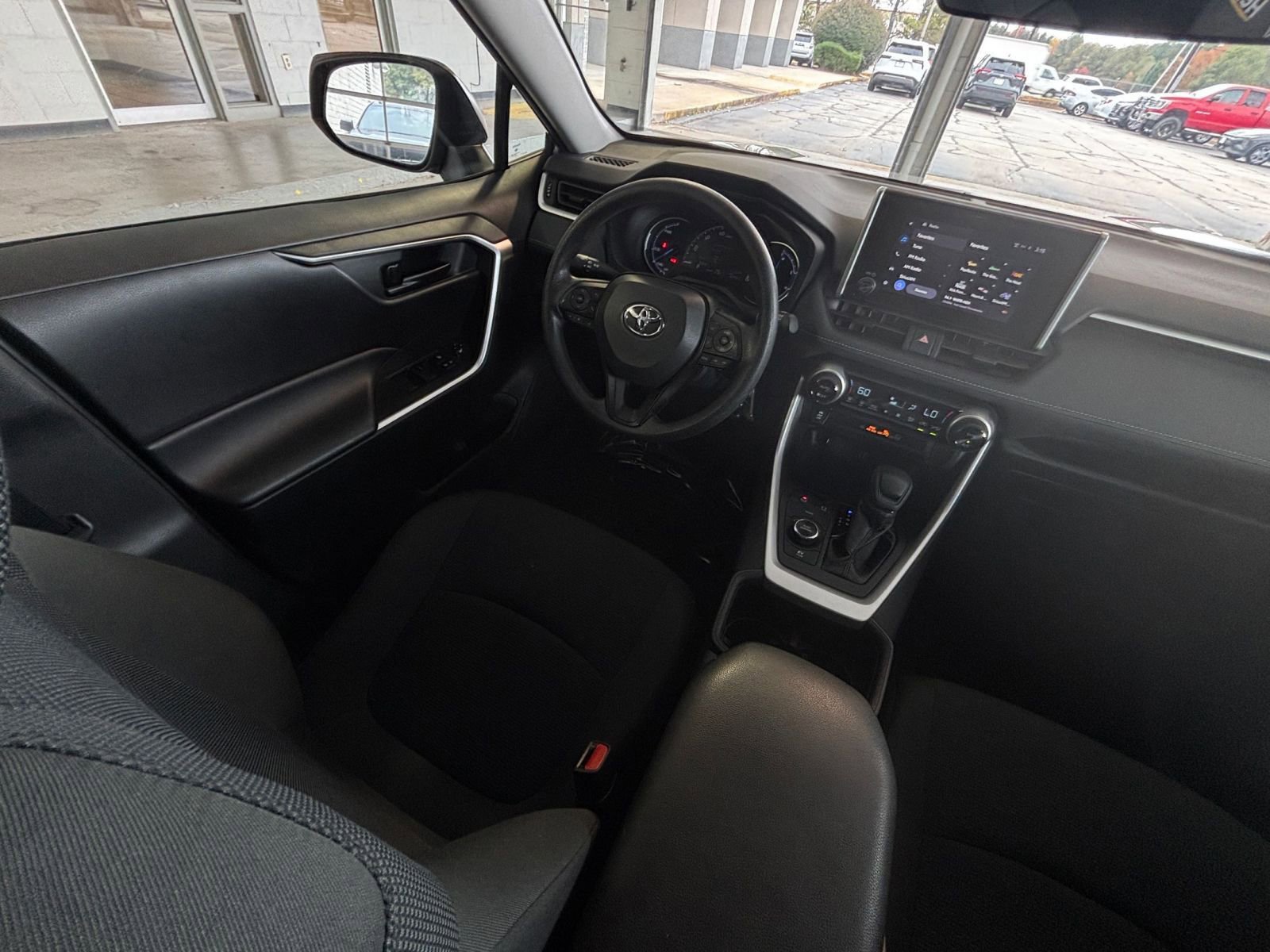 Thumbnail: 2025 Toyota RAV4 - 33