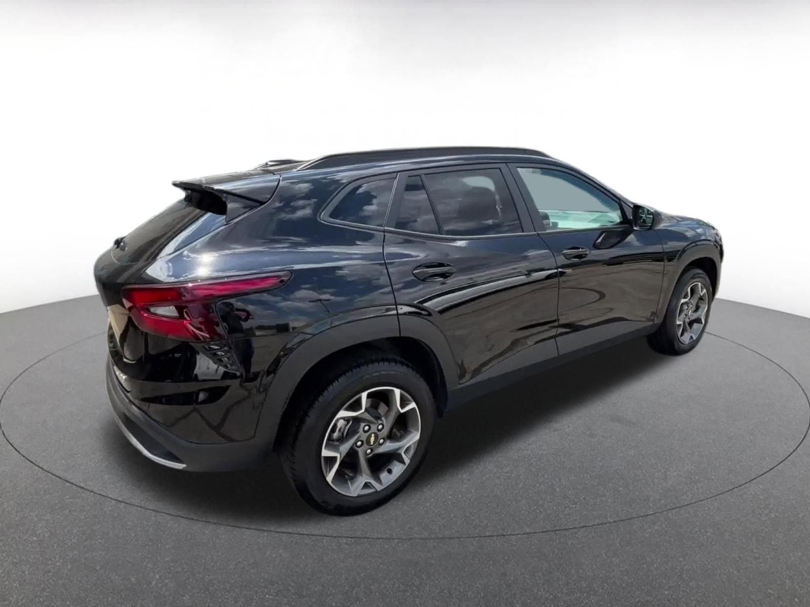 Thumbnail: 2025 Chevrolet Trax - 15