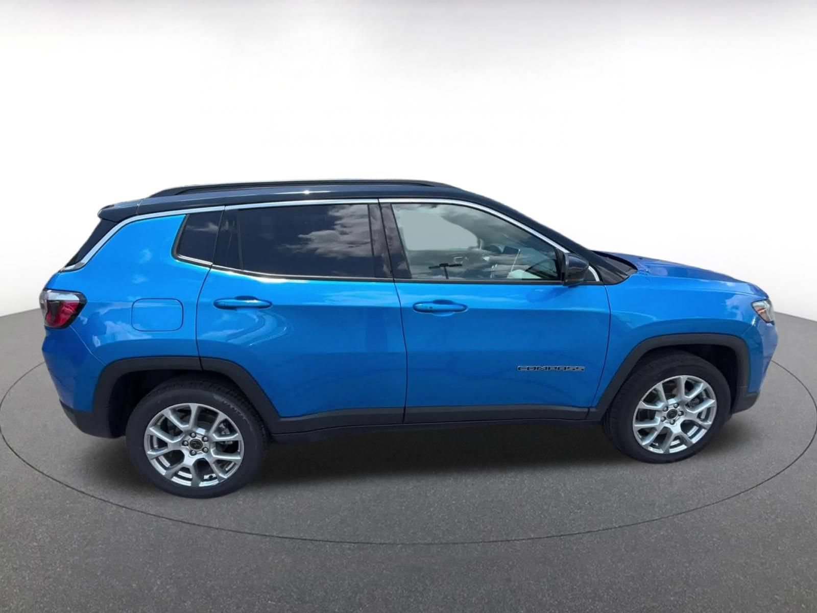Thumbnail: 2025 Jeep Compass - 16