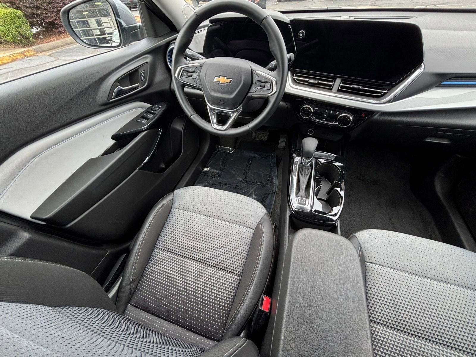 Thumbnail: 2025 Chevrolet Trax - 34