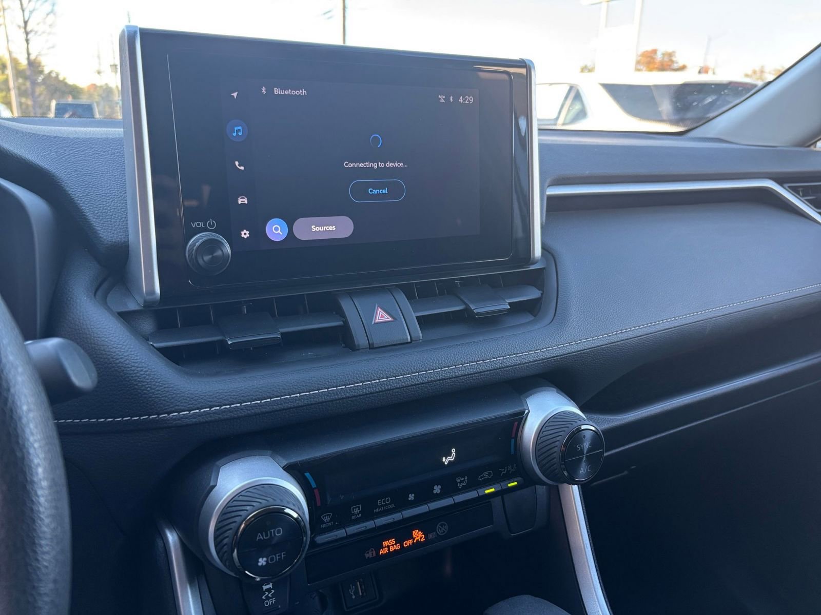 Thumbnail: 2025 Toyota RAV4 - 27