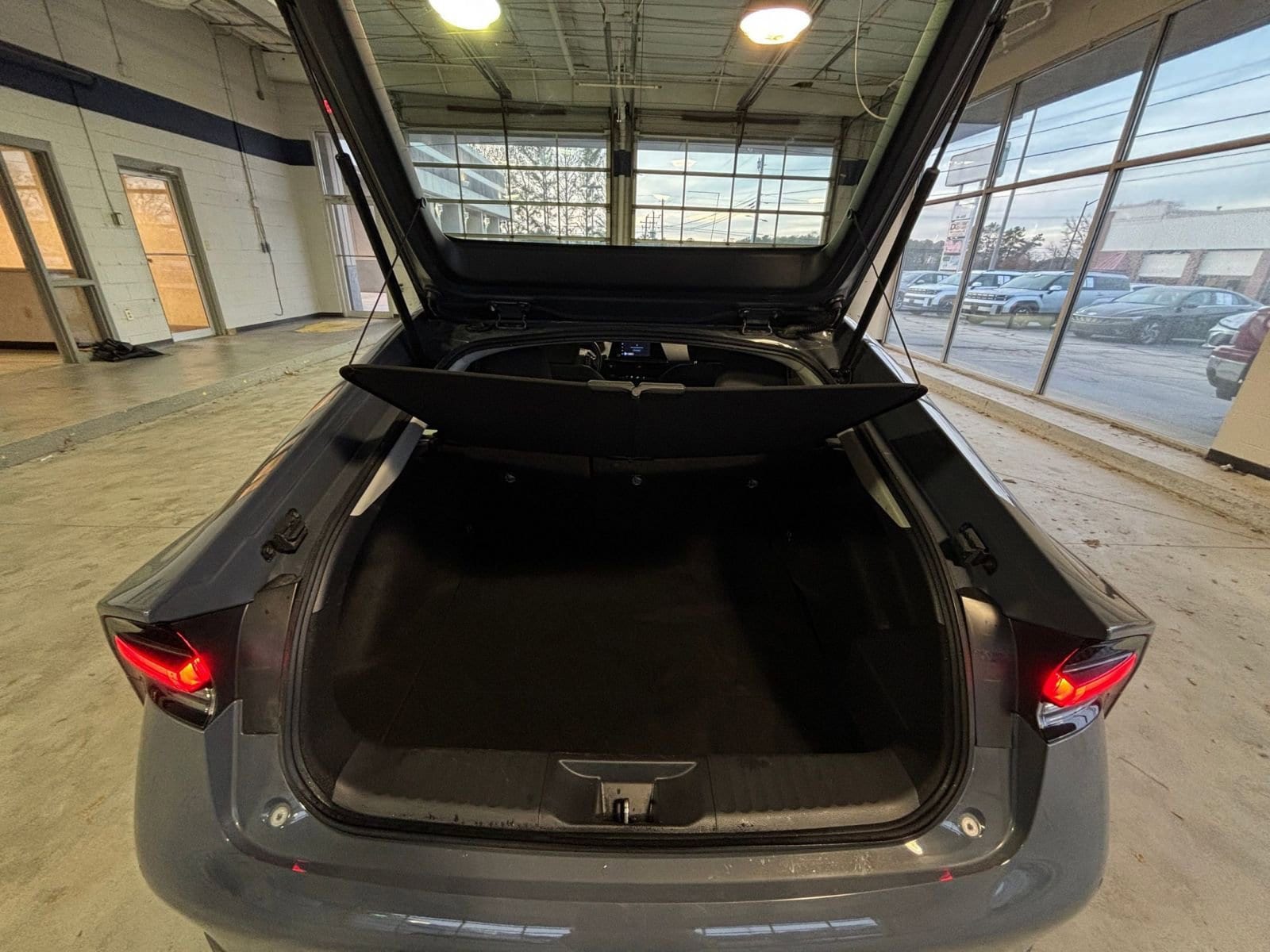 Thumbnail: 2025 Toyota Prius - 34