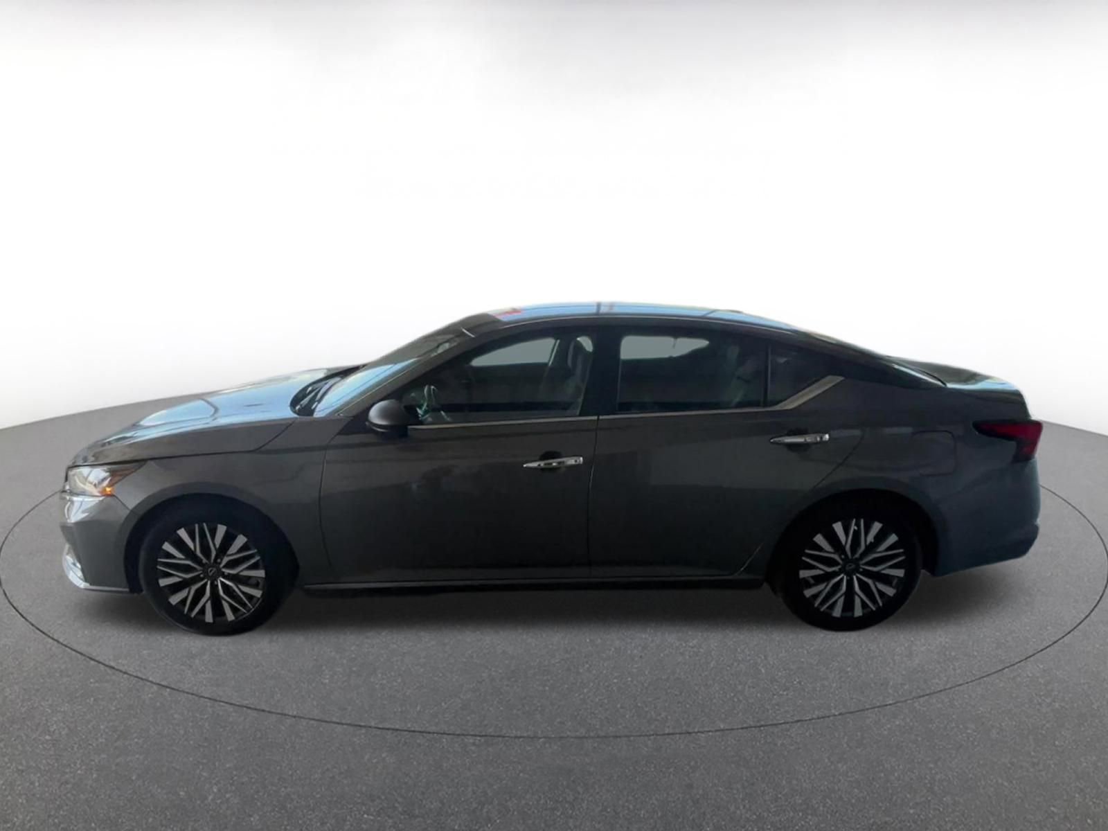 Thumbnail: 2025 Nissan Altima - 8