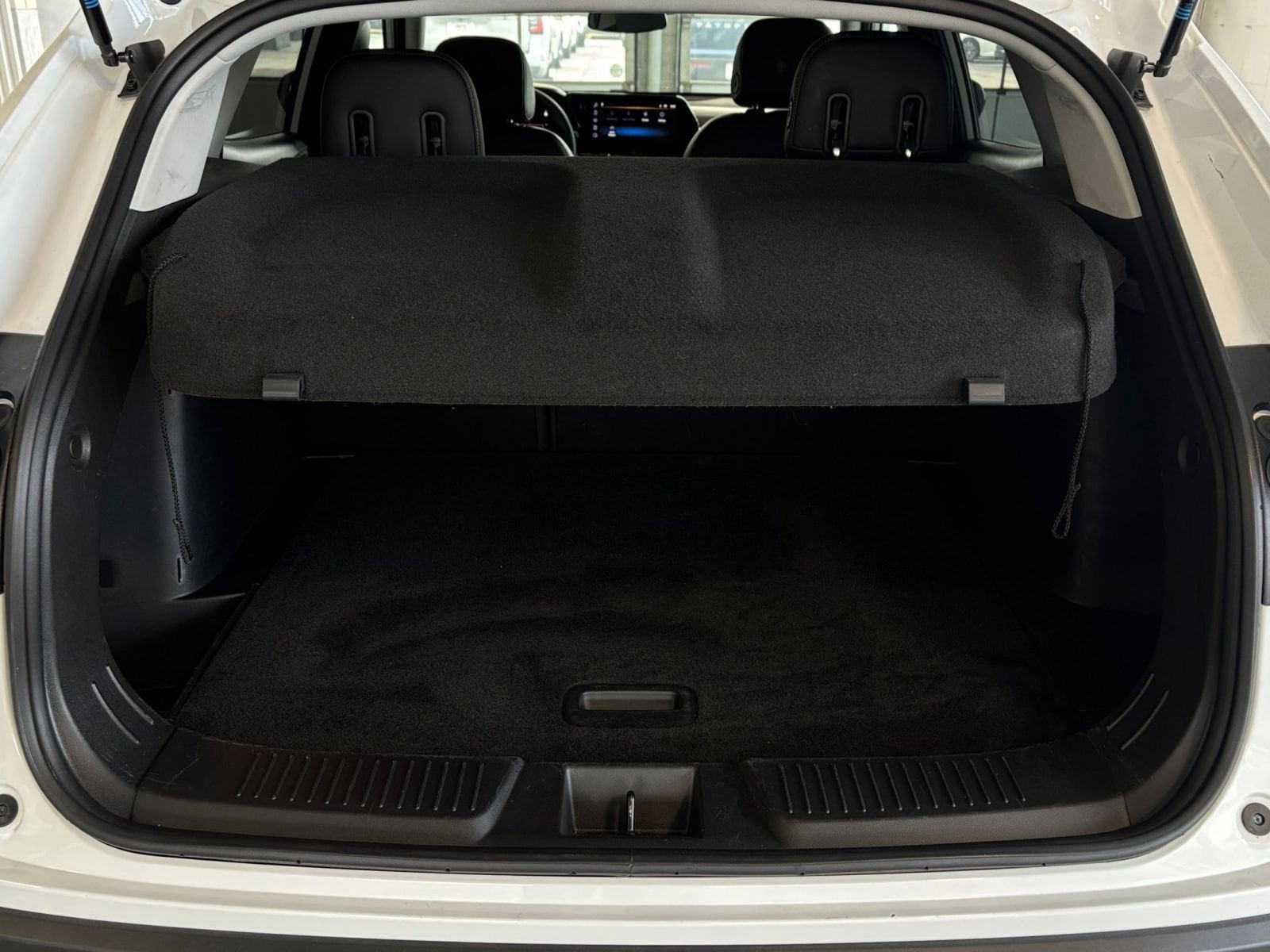 Thumbnail: 2025 Chevrolet Trax - 31