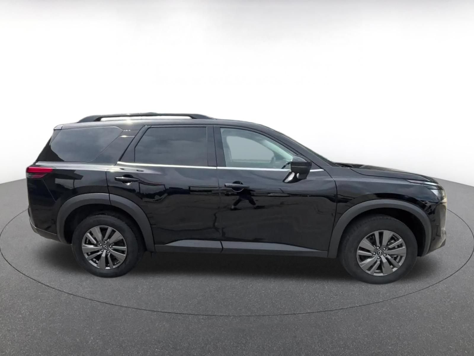 Thumbnail: 2025 Nissan Pathfinder - 16