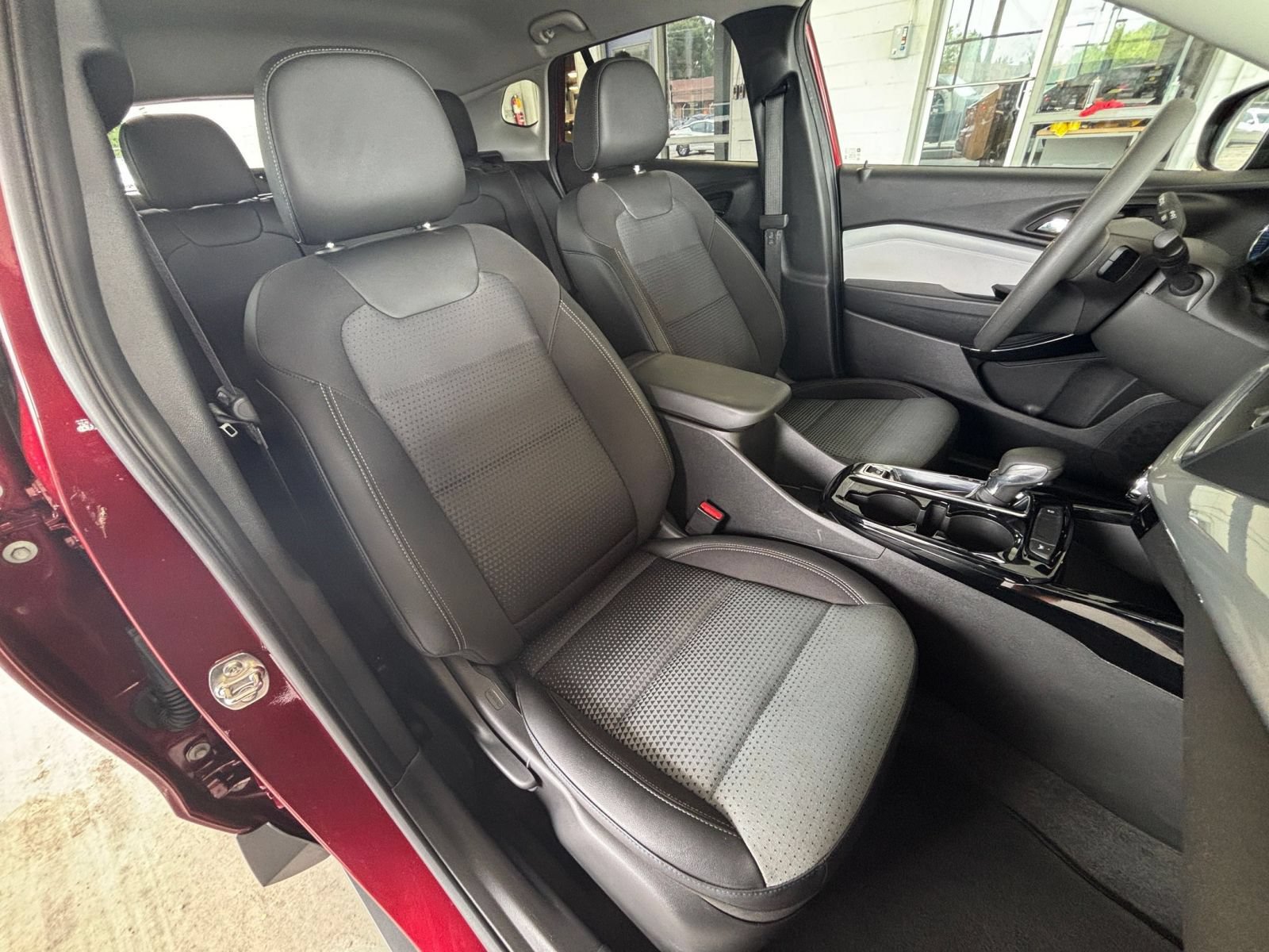 Thumbnail: 2025 Chevrolet Trax - 35