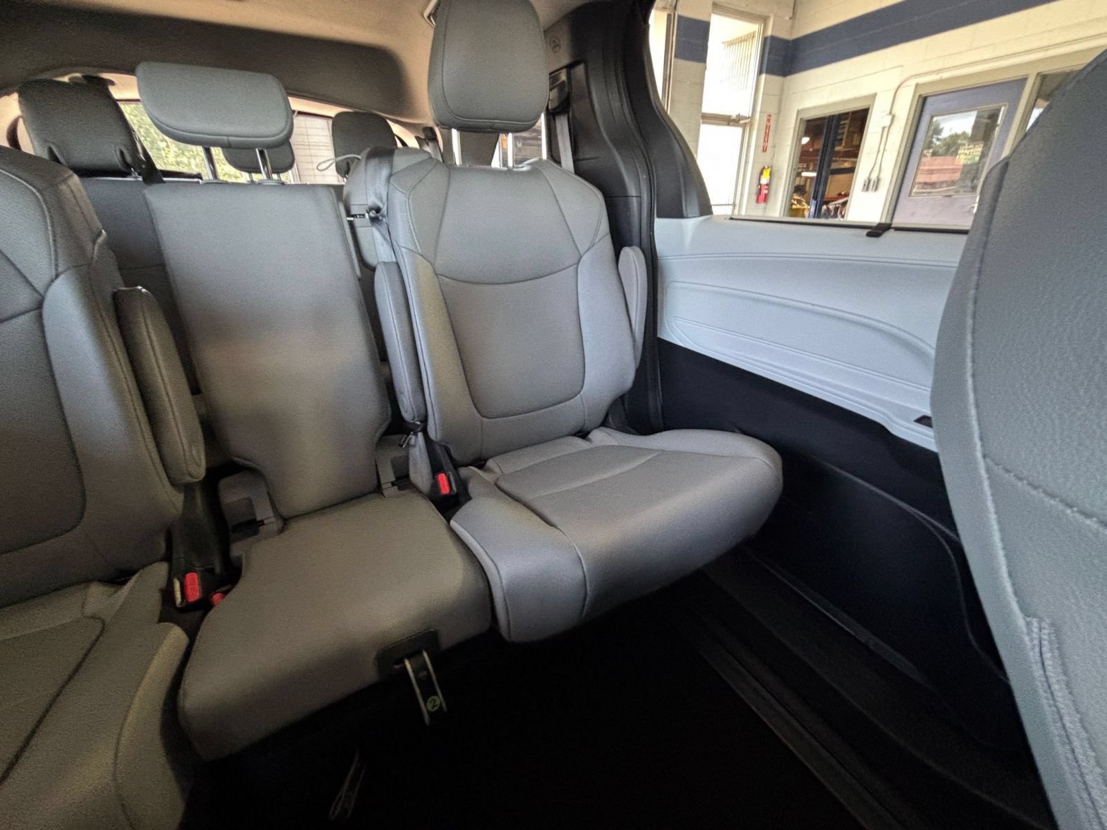 Thumbnail: 2025 Toyota Sienna - 35