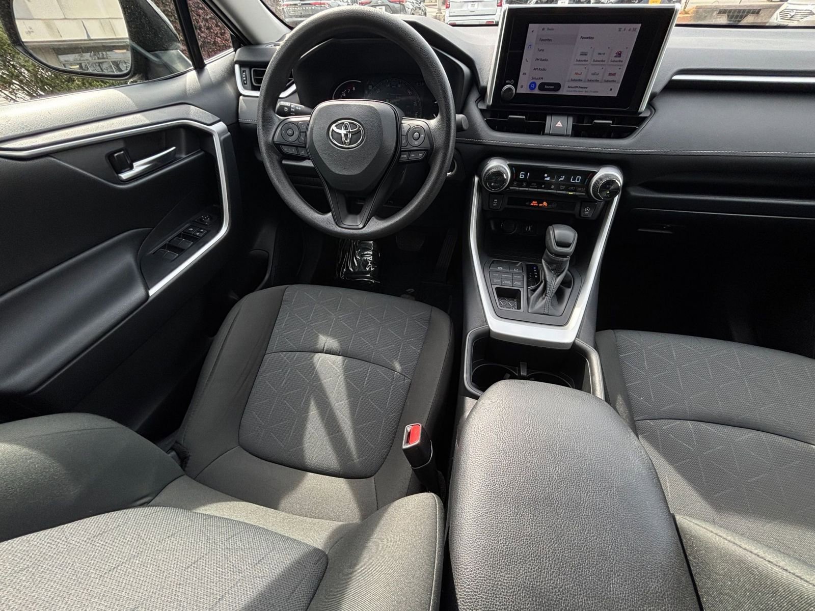 Thumbnail: 2025 Toyota RAV4 - 35