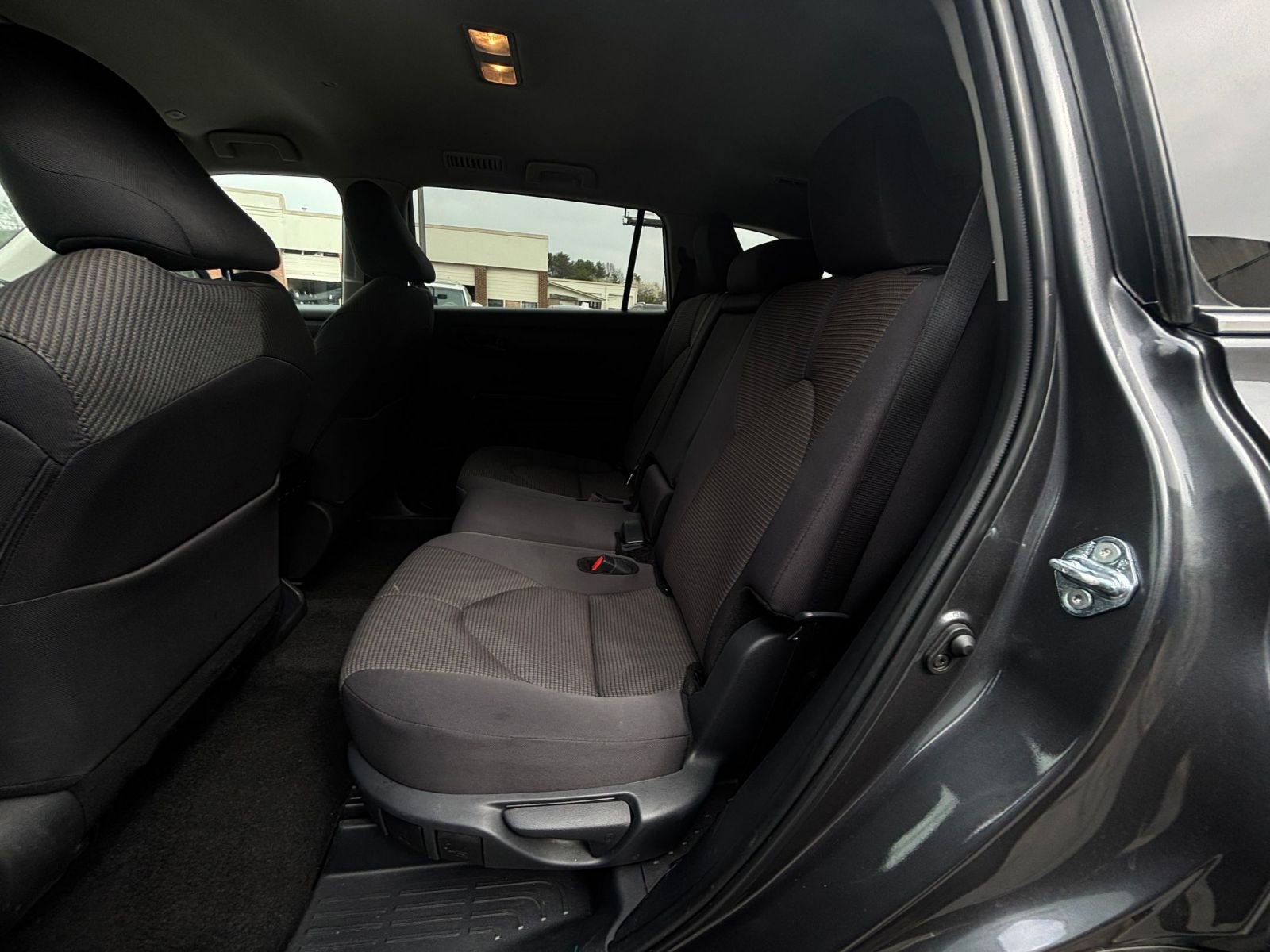 Thumbnail: 2025 Toyota Highlander - 27