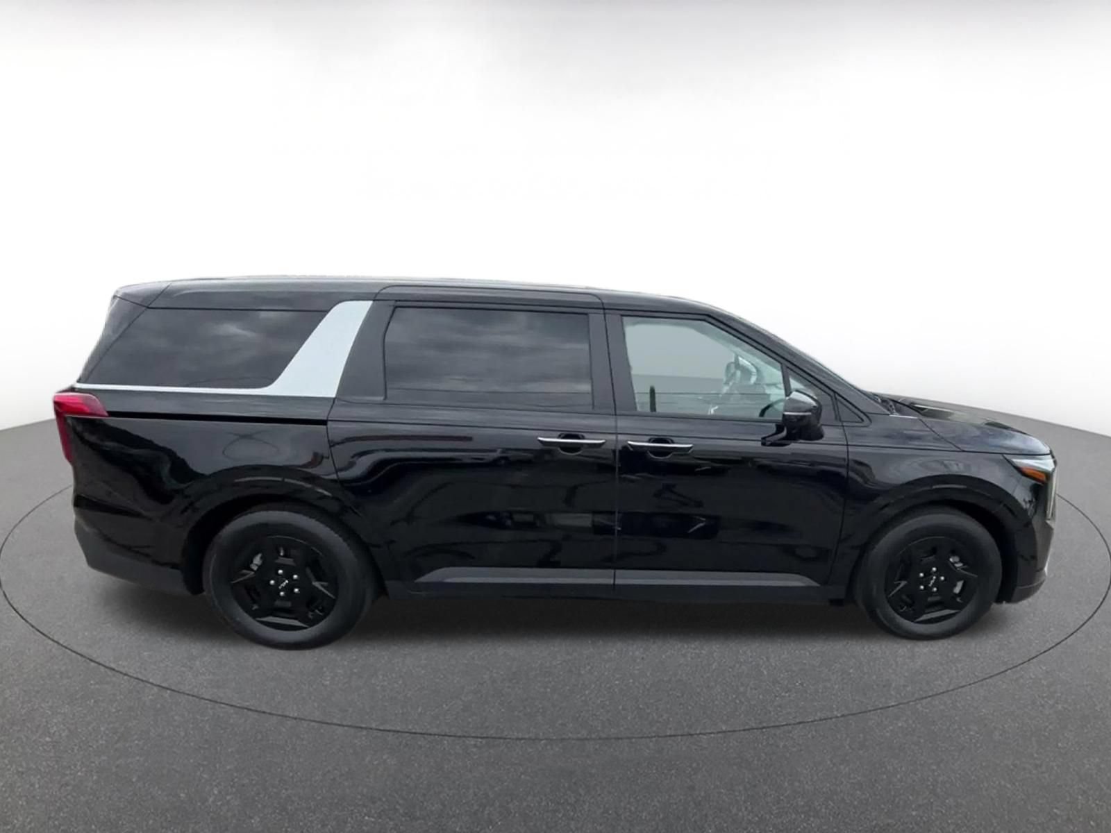 Thumbnail: 2026 Kia Carnival - 16