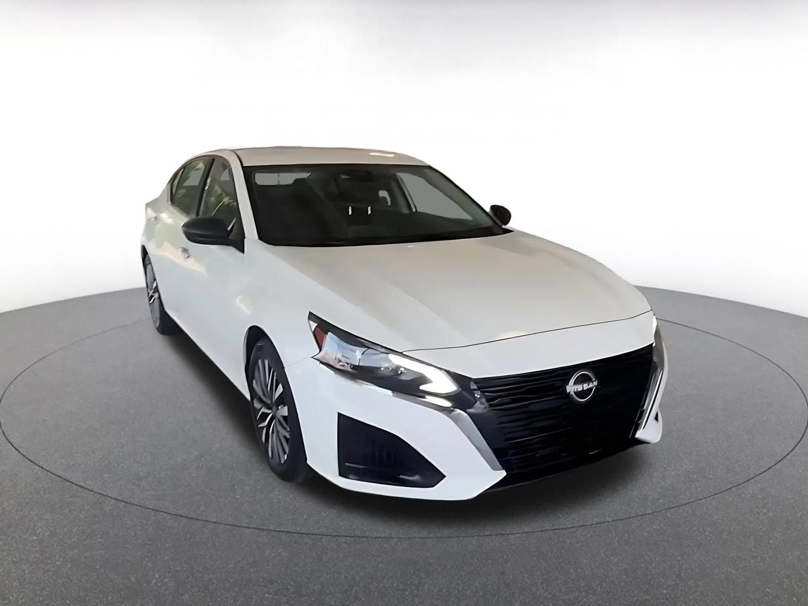 Thumbnail: 2025 Nissan Altima - 3
