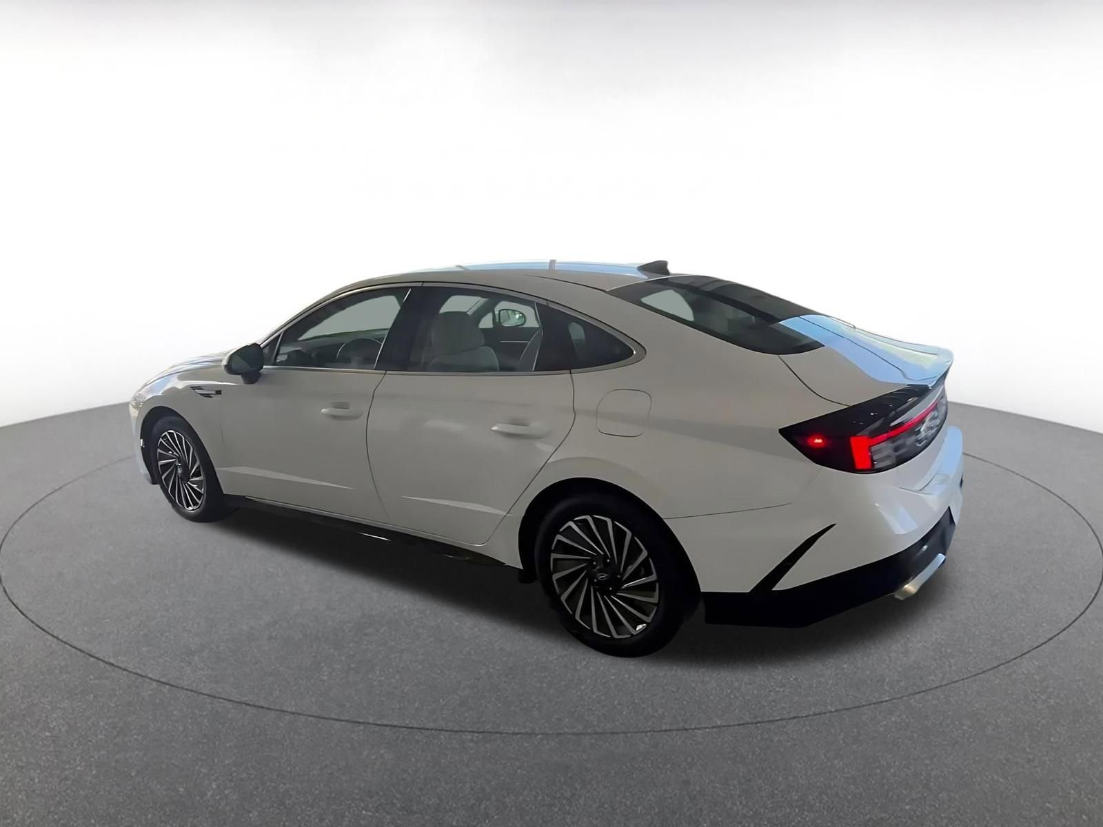 Thumbnail: 2025 Hyundai Sonata - 10
