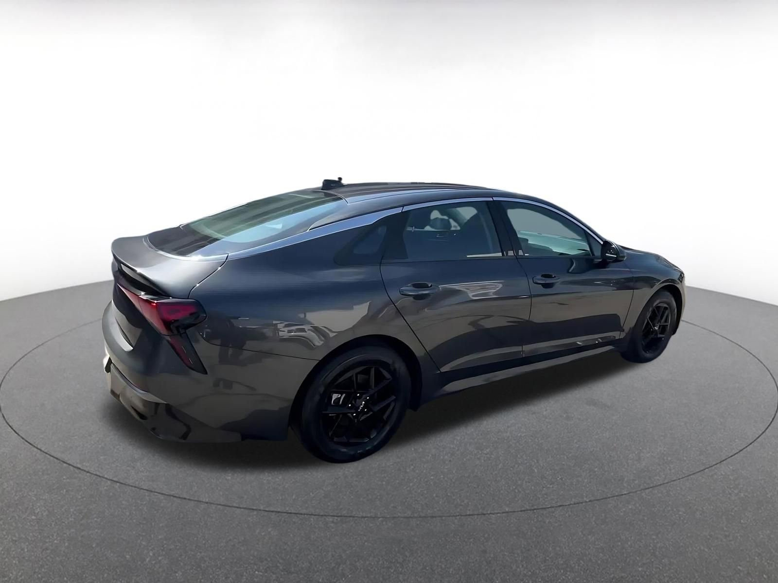 Thumbnail: 2025 Kia K5 - 16