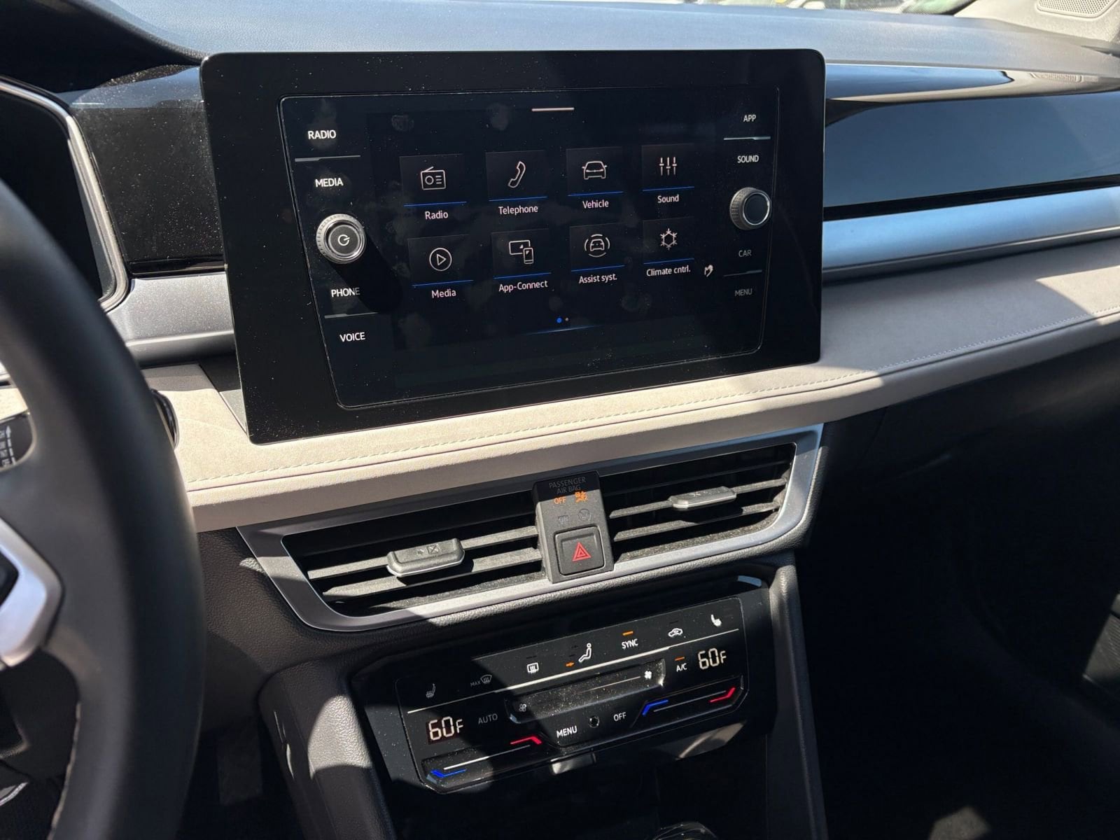 Thumbnail: 2025 Volkswagen Taos - 20