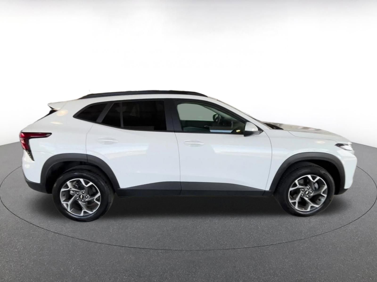 Thumbnail: 2025 Chevrolet Trax - 16