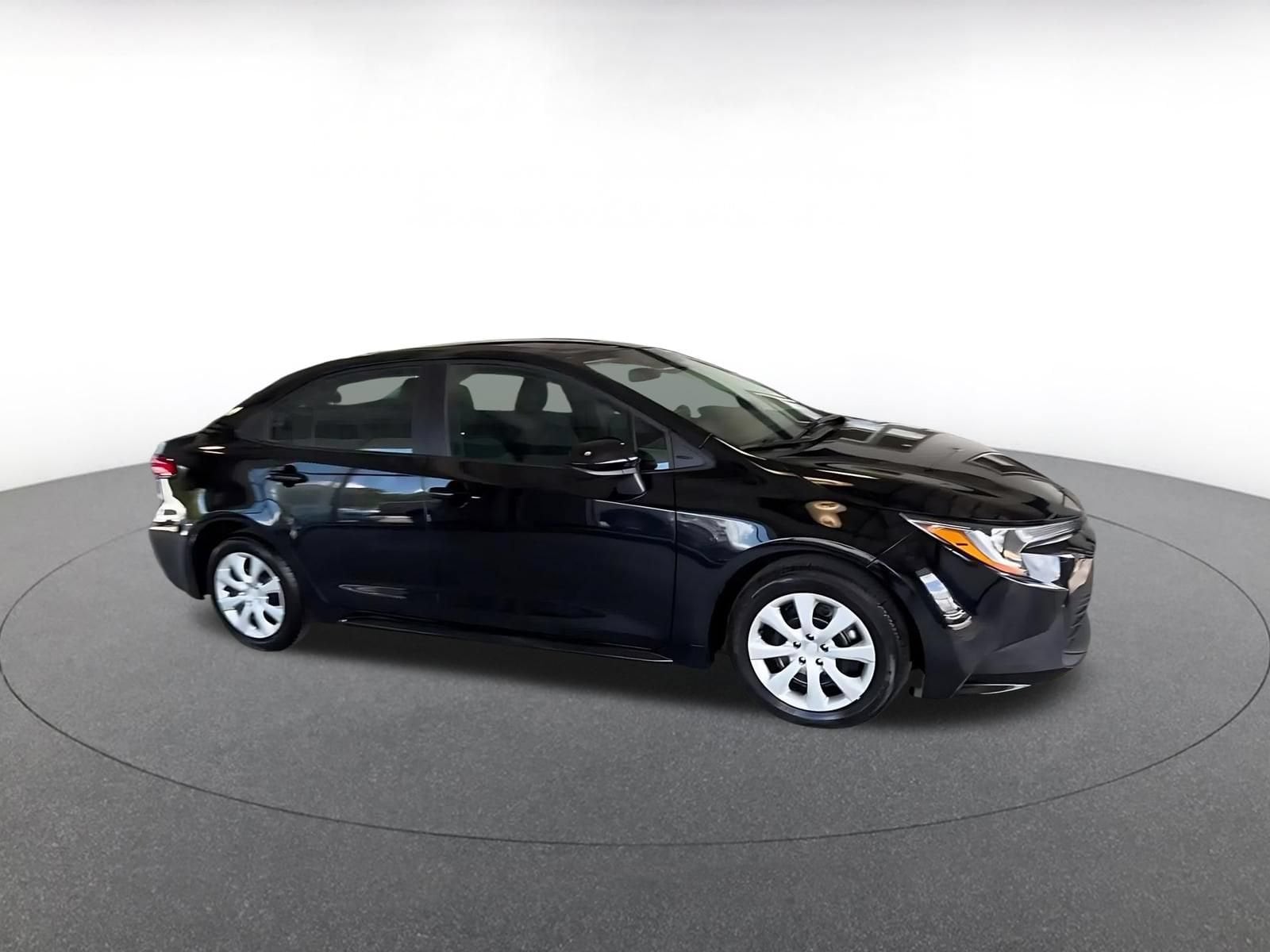 Thumbnail: 2025 Toyota Corolla - 2