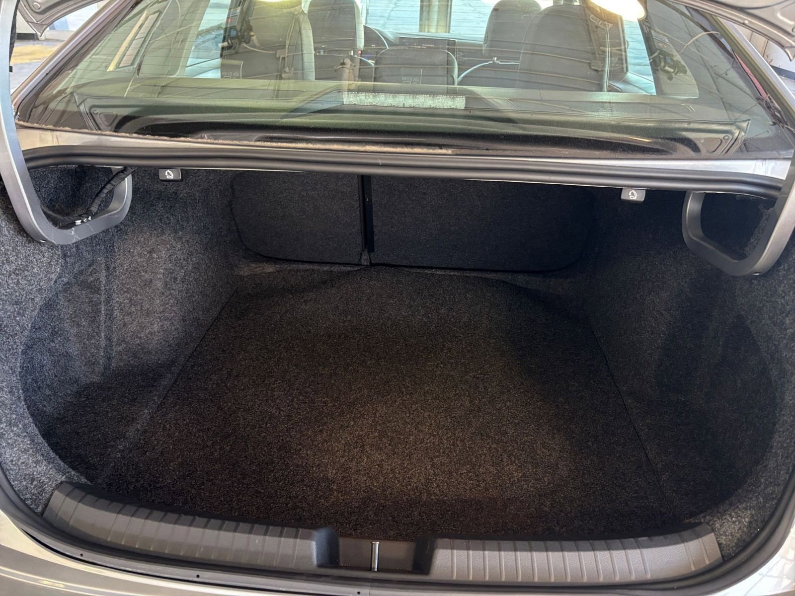 Thumbnail: 2025 Volkswagen Jetta - 31