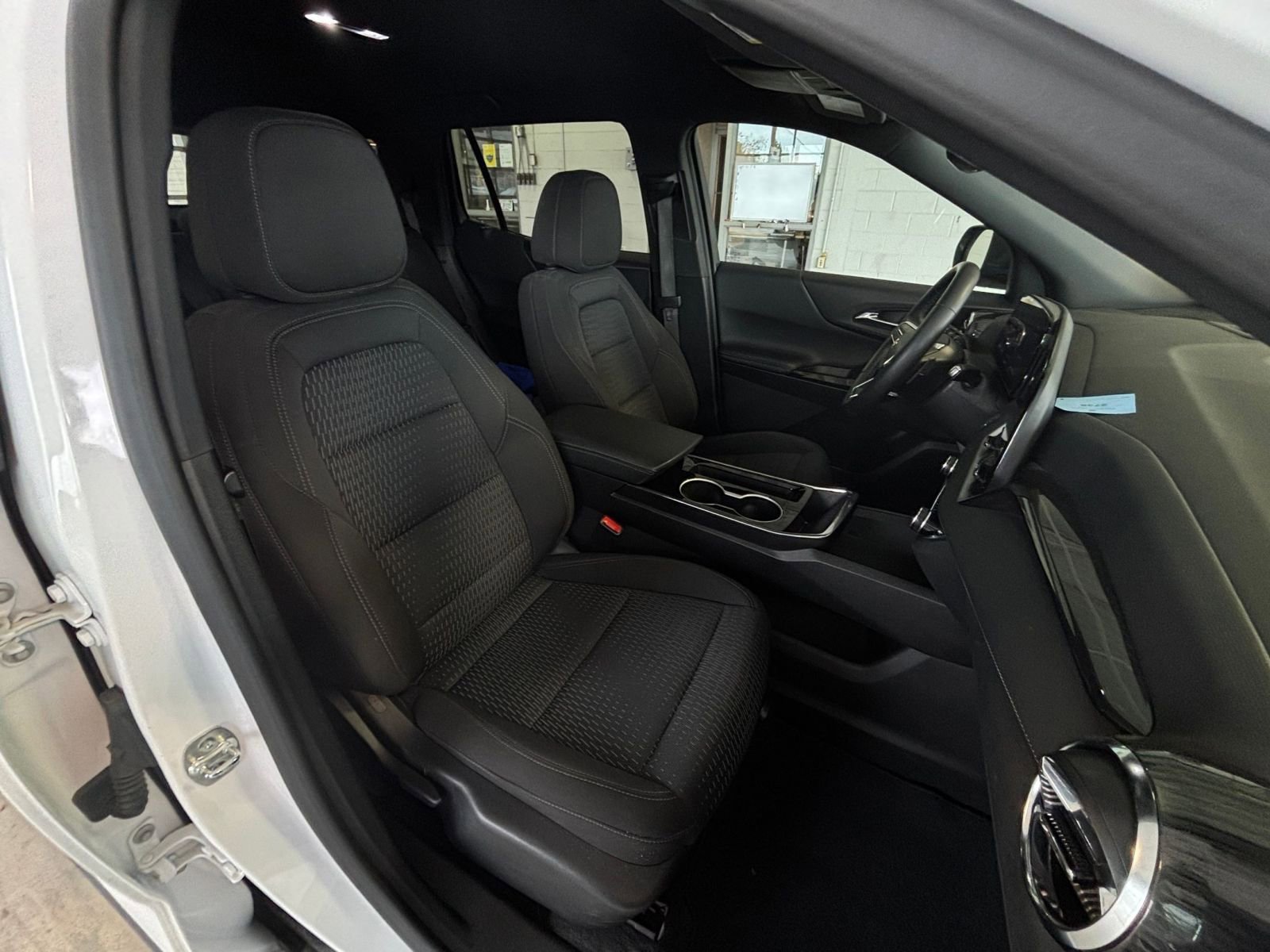 Thumbnail: 2025 Chevrolet Equinox - 35