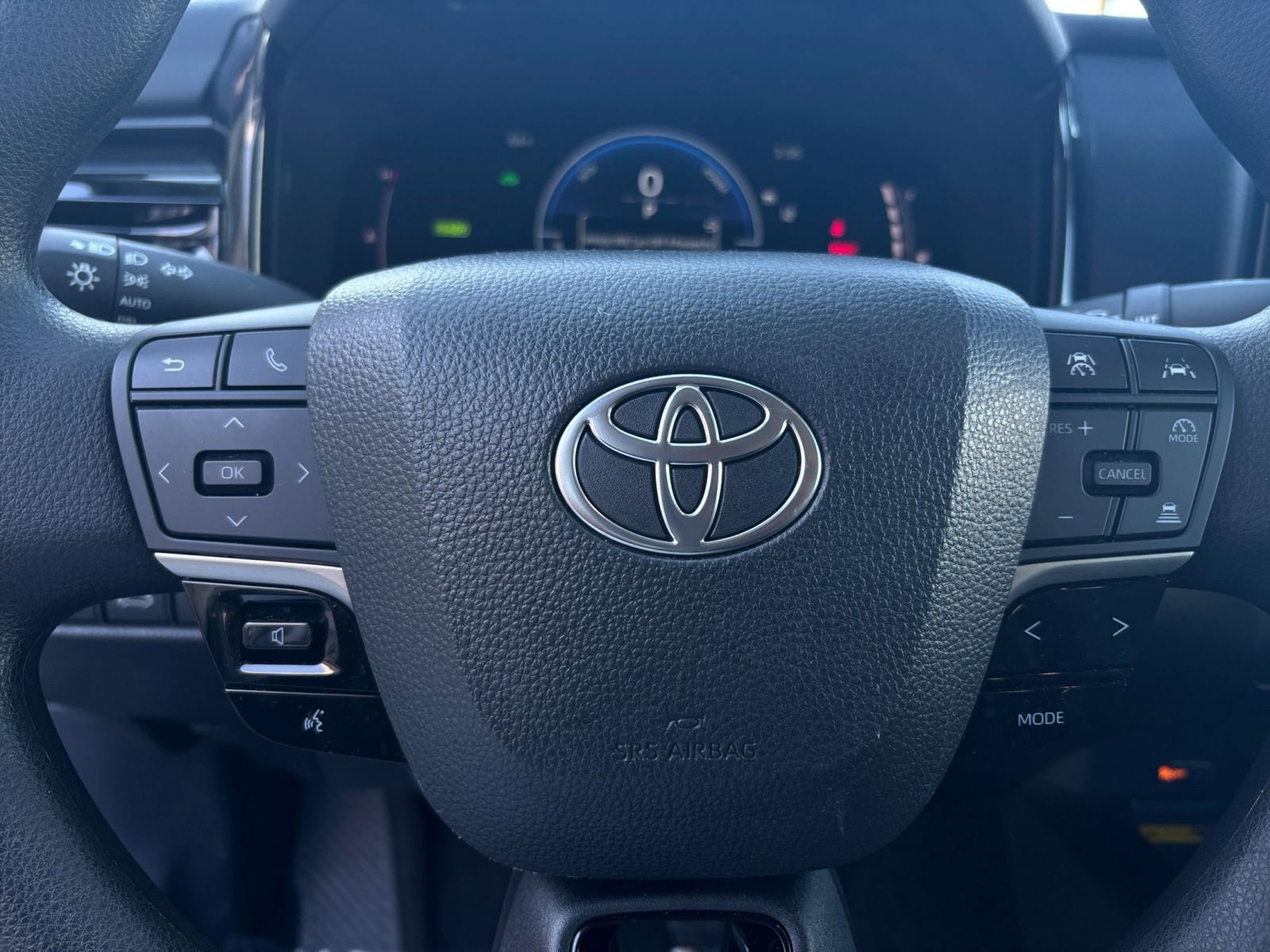 Thumbnail: 2025 Toyota Camry - 32