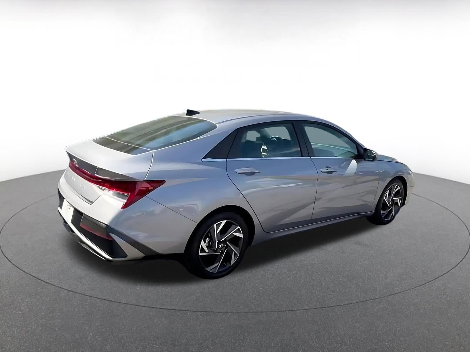 Thumbnail: 2025 Hyundai Elantra - 21