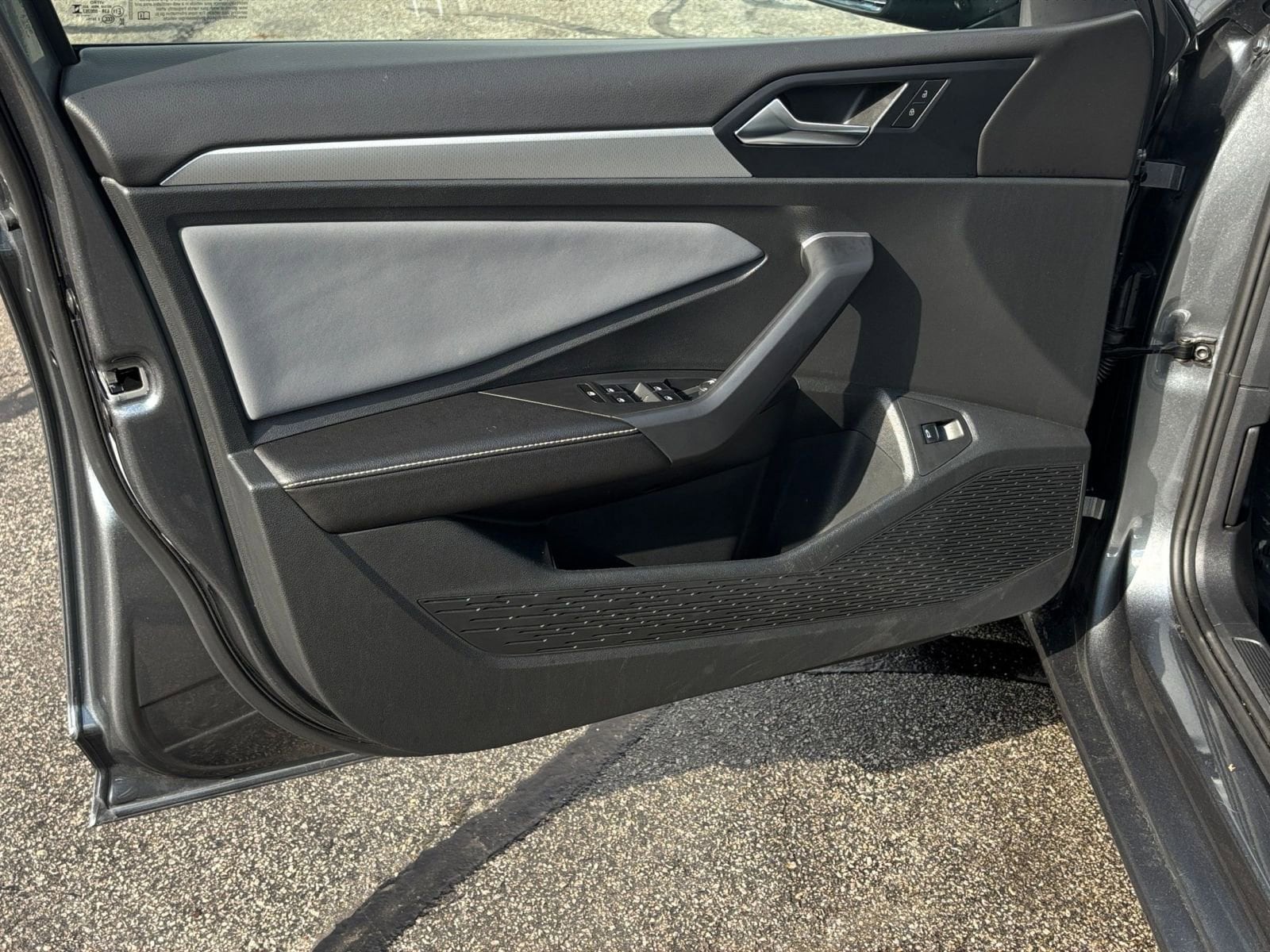 Thumbnail: 2025 Volkswagen Jetta - 21