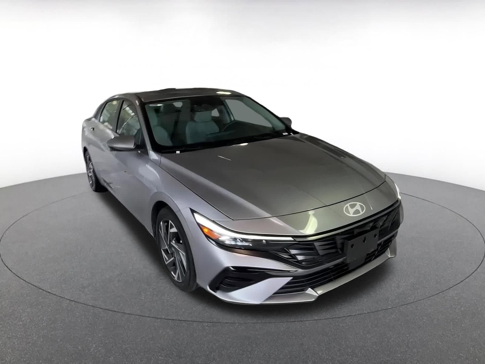 Thumbnail: 2025 Hyundai Elantra - 3