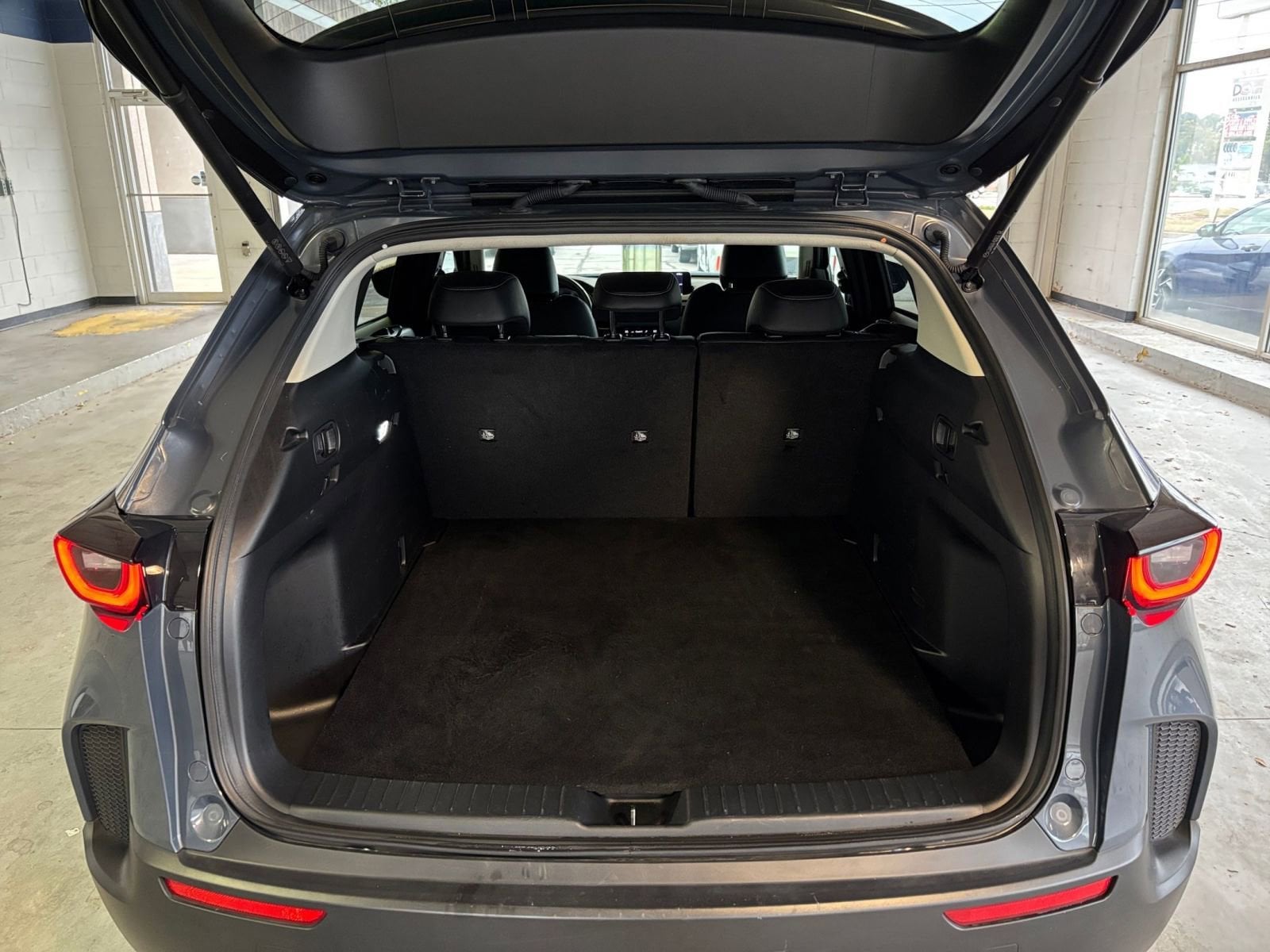 Thumbnail: 2025 Mazda CX-50 - 31