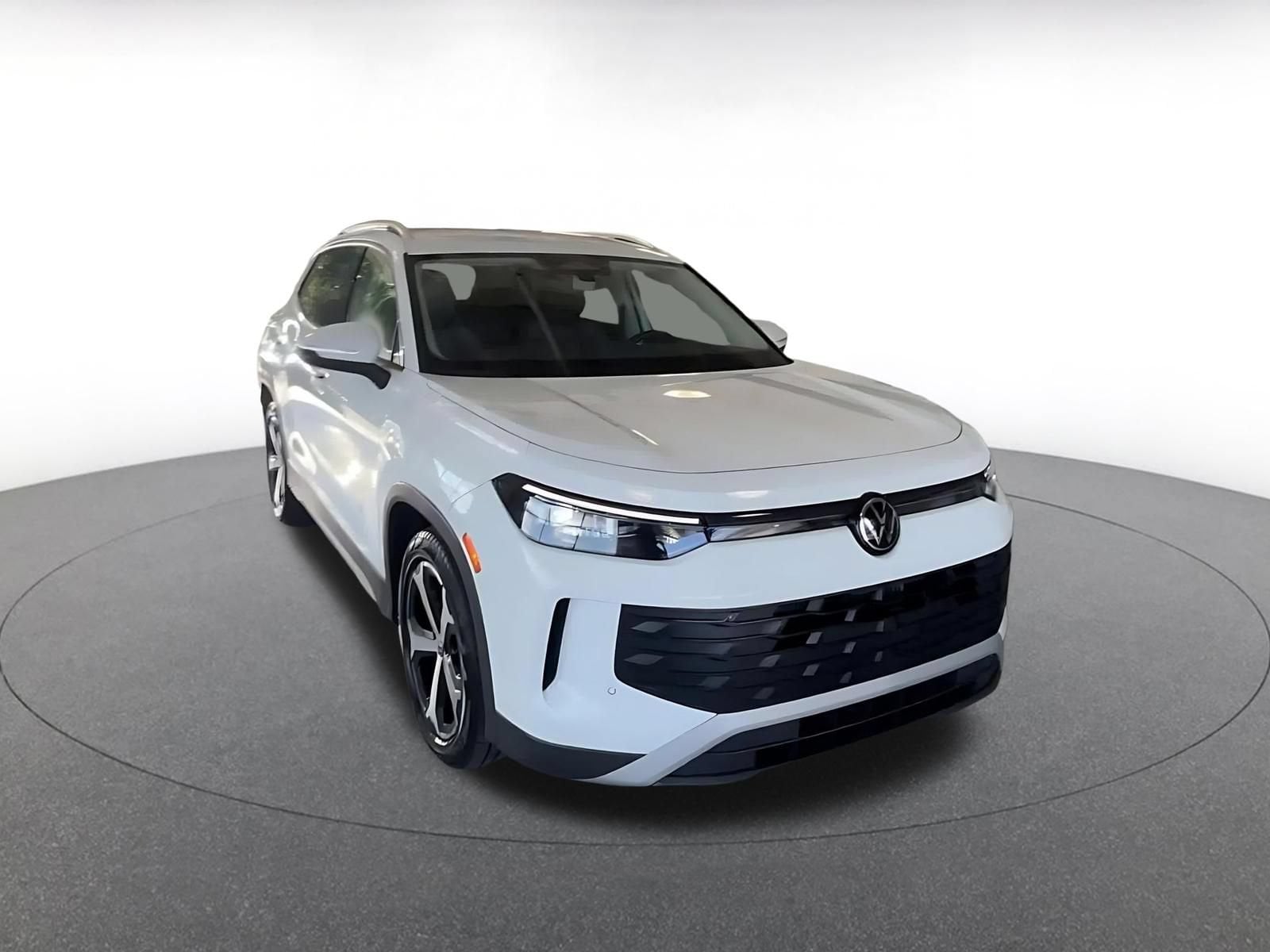 Thumbnail: 2026 Volkswagen Tiguan - 3