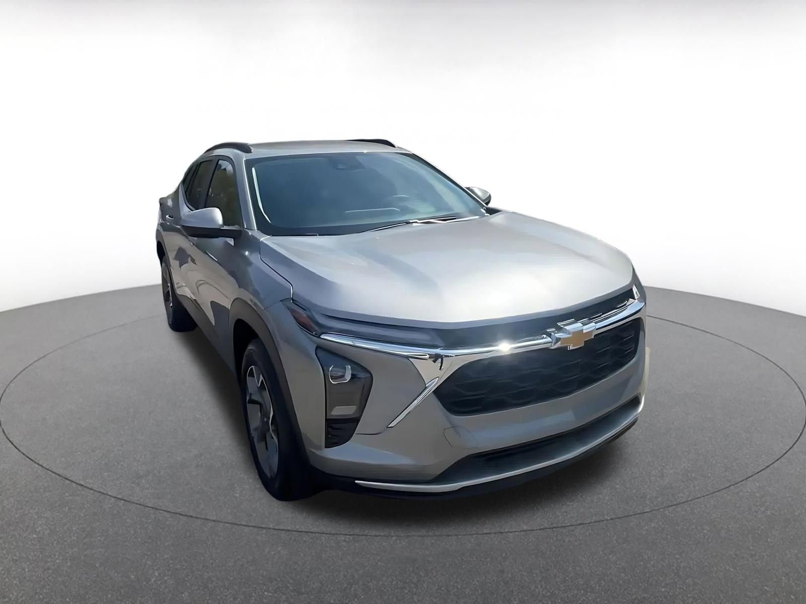 Thumbnail: 2025 Chevrolet Trax - 3