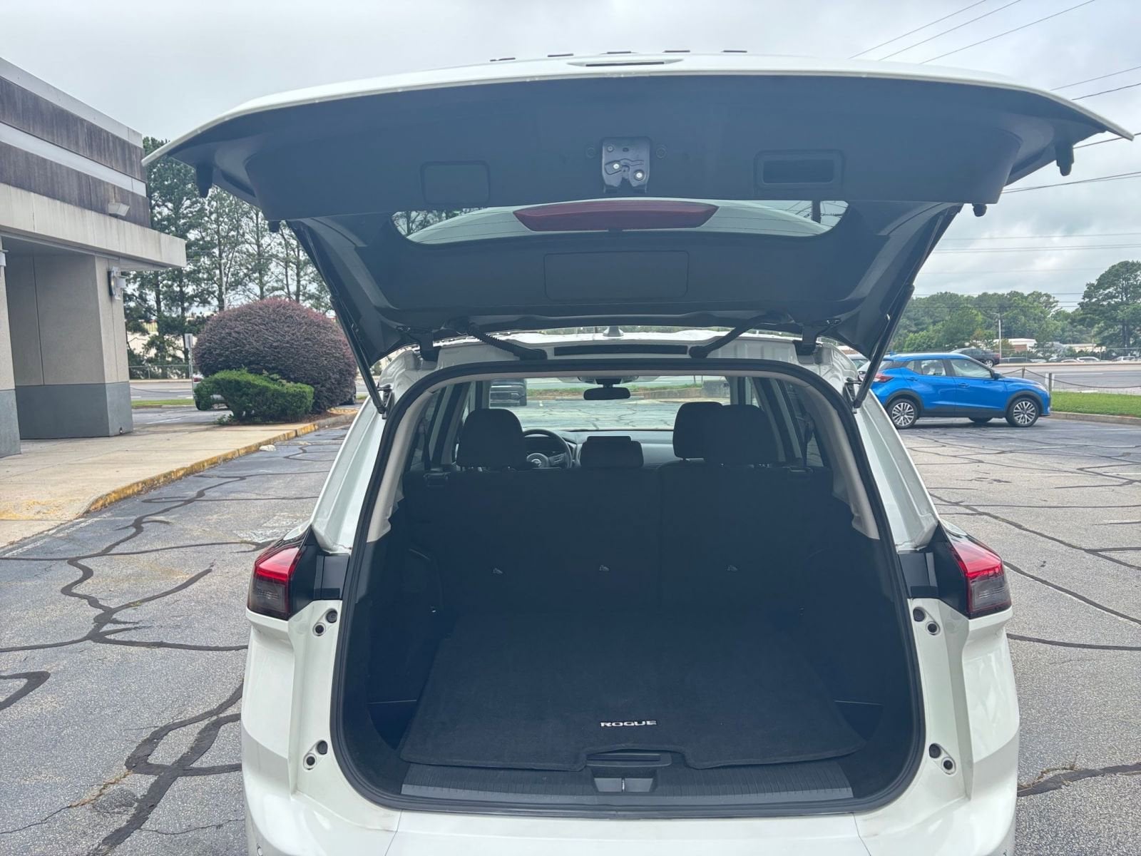 2024 Nissan Rogue S 30