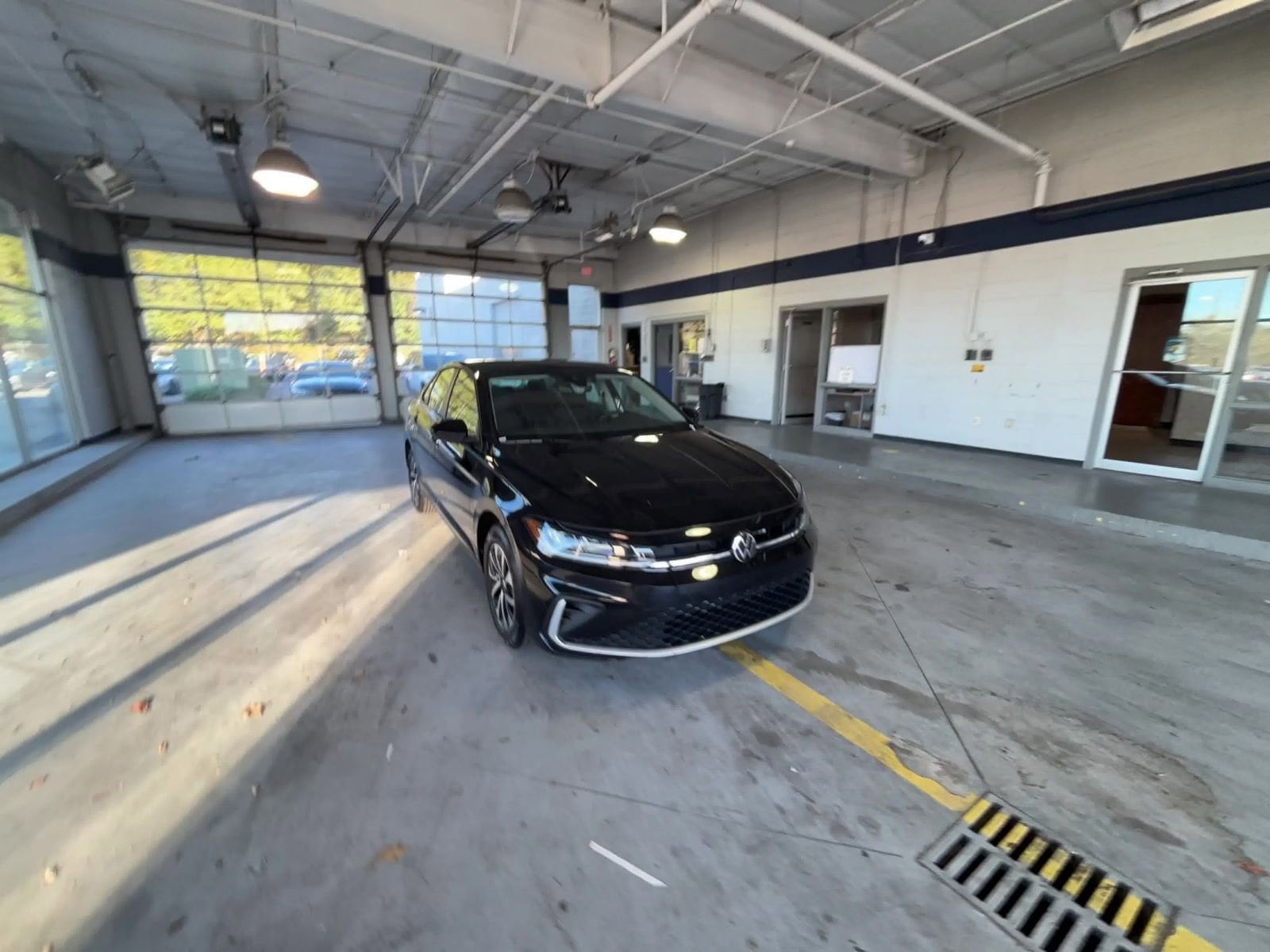 Thumbnail: 2025 Volkswagen Jetta - 13