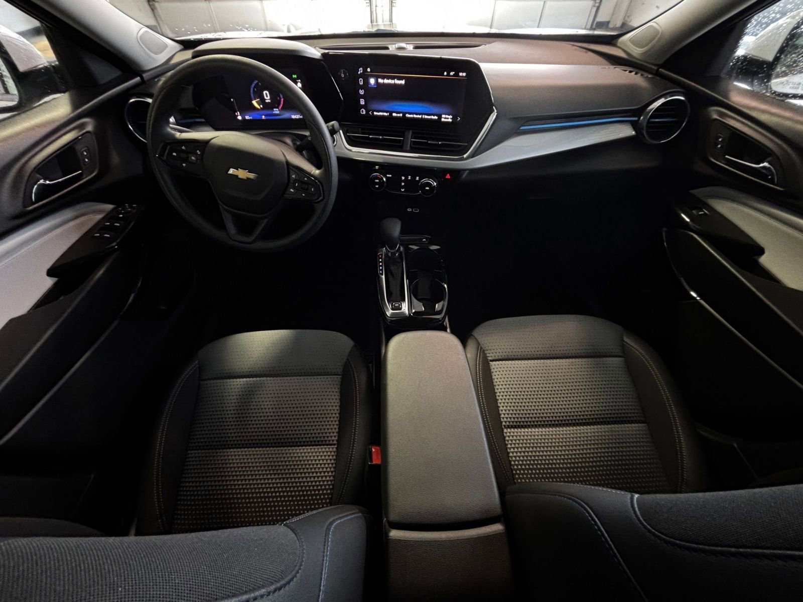 Thumbnail: 2025 Chevrolet Trax - 32