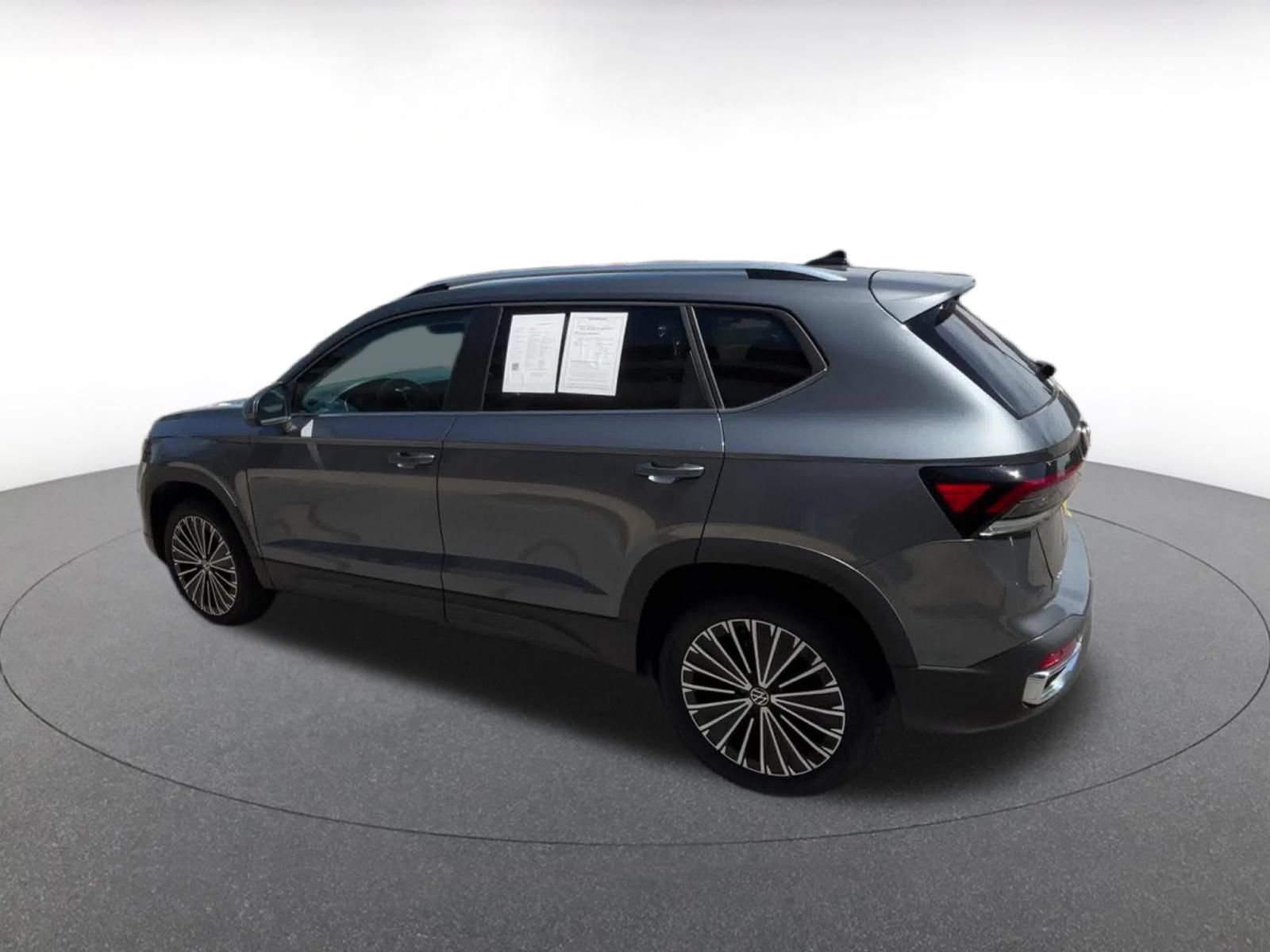 Thumbnail: 2025 Volkswagen Taos - 10
