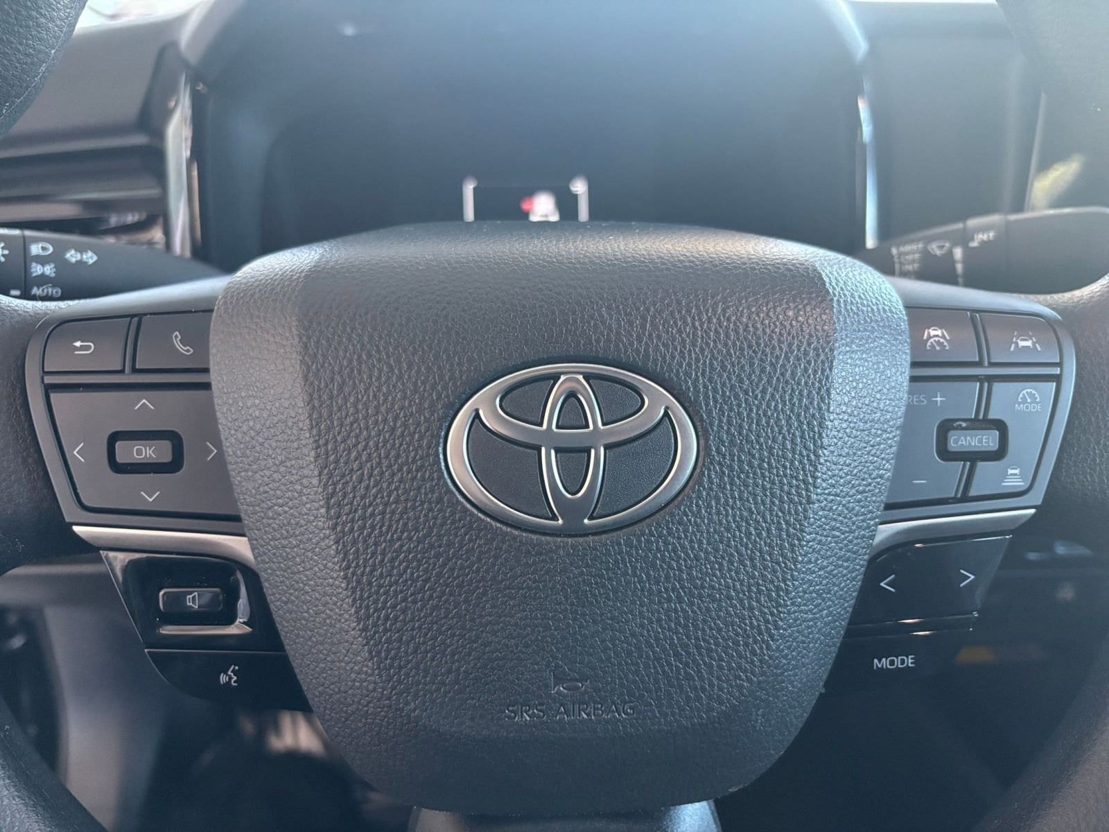 Thumbnail: 2025 Toyota Camry - 32