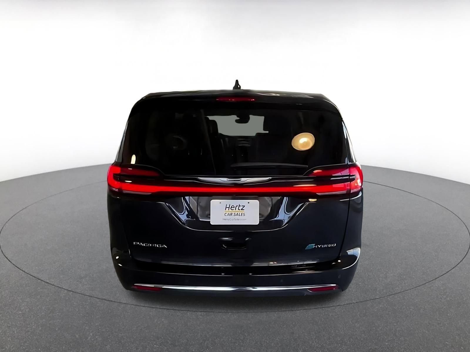 Thumbnail: 2023 Chrysler Pacifica - 18