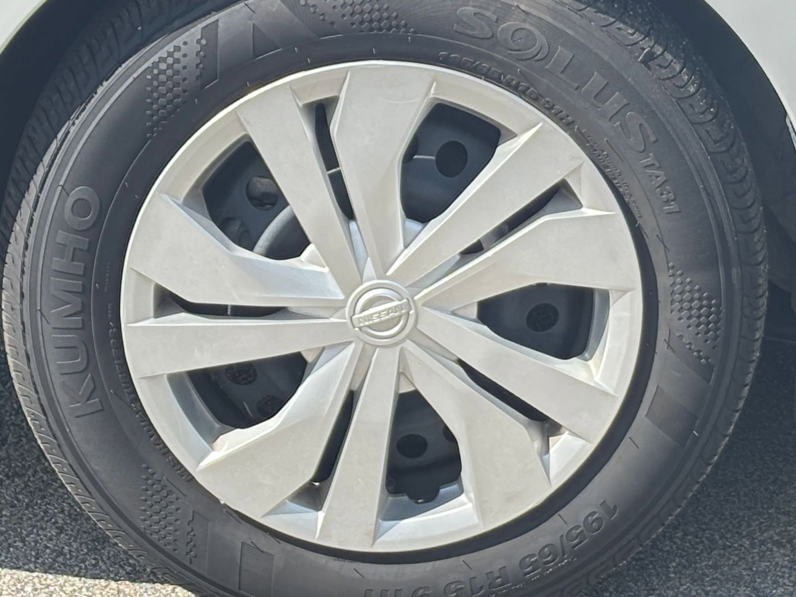 2024 Nissan Versa S 28
